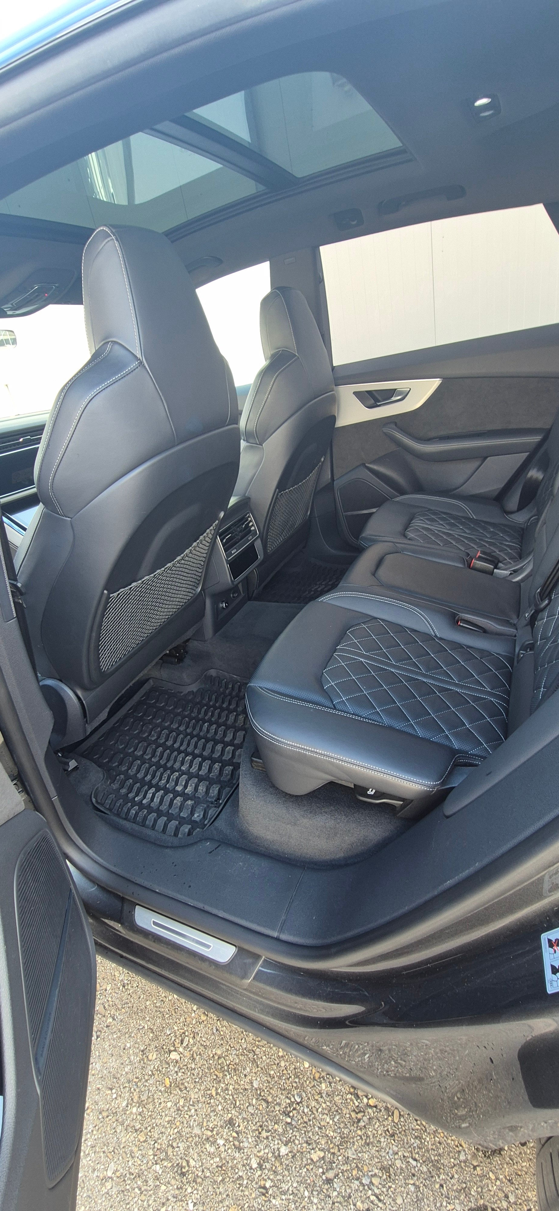 AUDI Q8 50 TDI quattro S-Line, AHK, IsoGlas, bel. Sitze, Standheizung, Headup, Pano, 8Fach Räder, Auto wie NEU-image-4