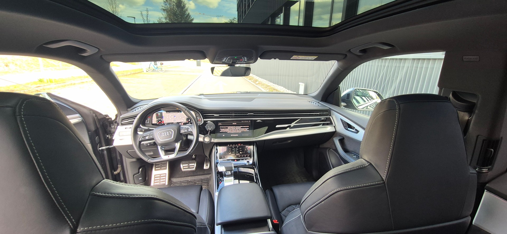 AUDI Q8 50 TDI quattro S-Line, AHK, IsoGlas, bel. Sitze, Standheizung, Headup, Pano, 8Fach Räder, Auto wie NEU-image-3