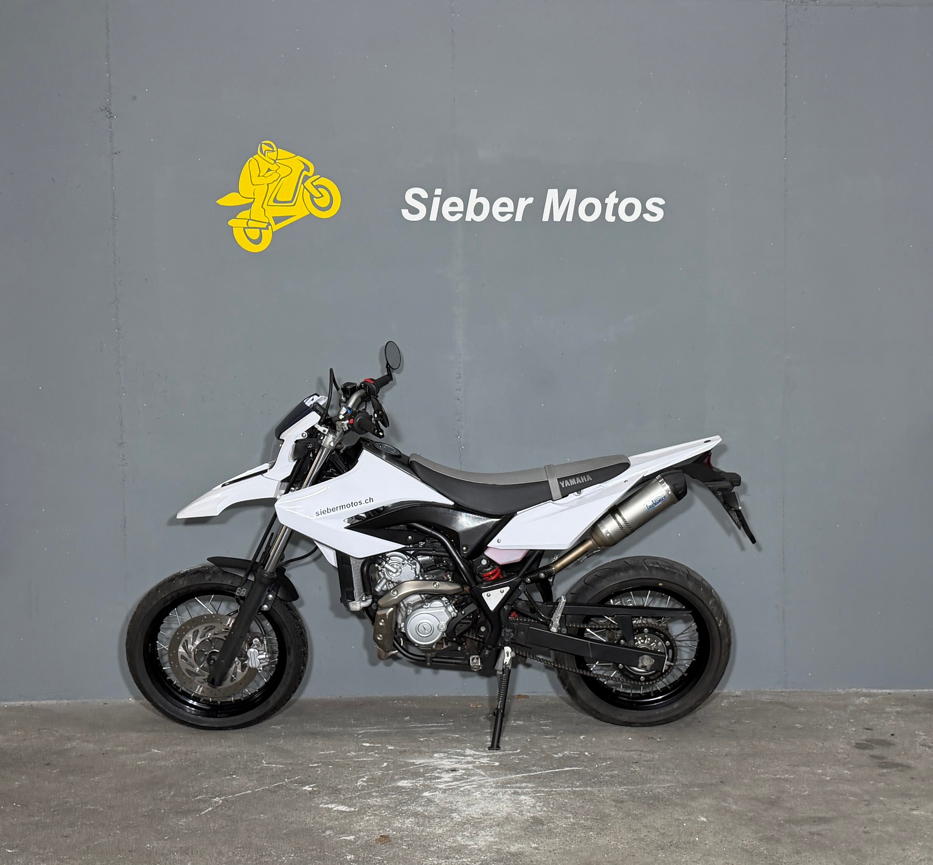 YAMAHA WR 125 X-showroom-element-2