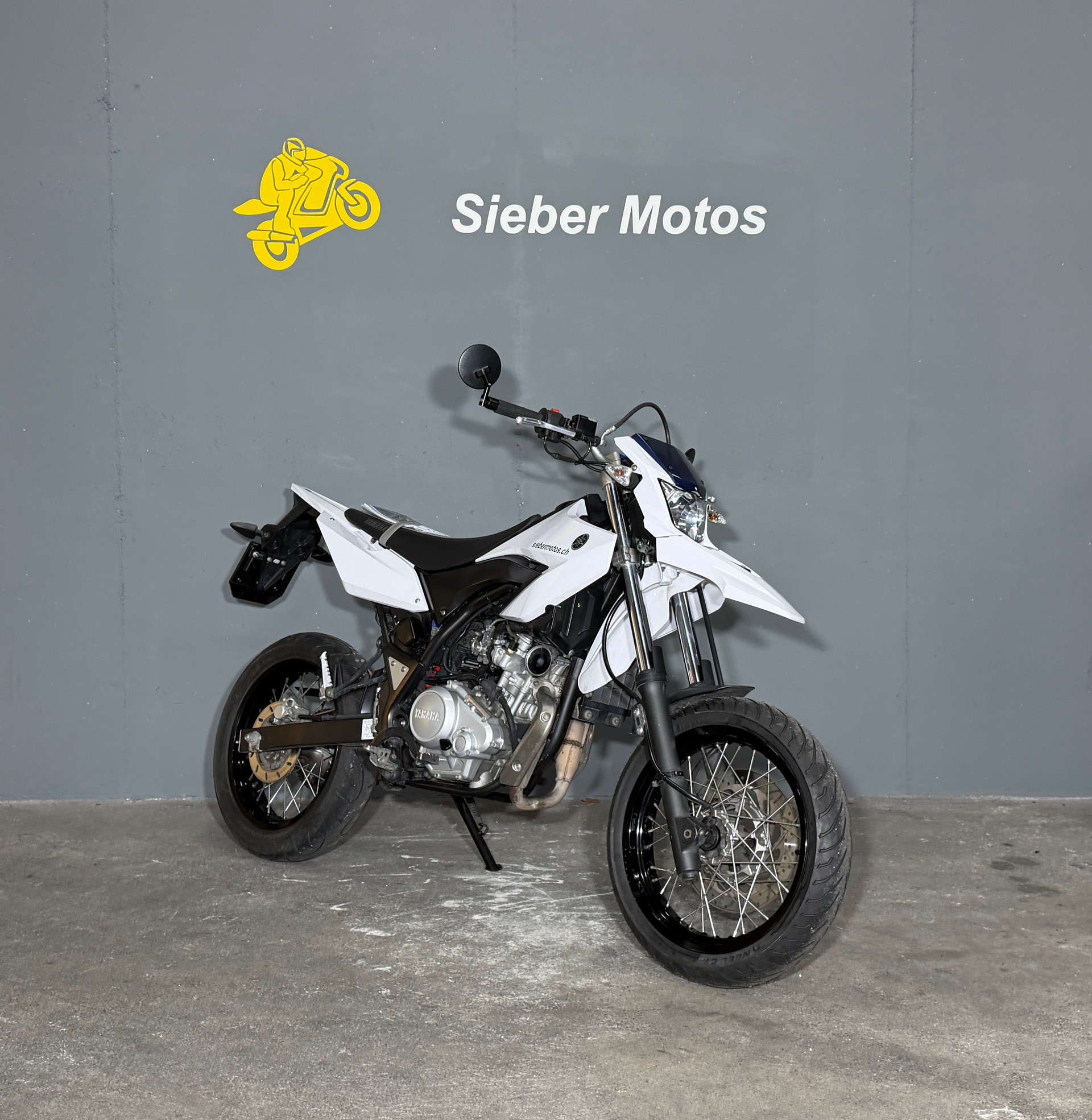 YAMAHA WR 125 X-showroom-element-1
