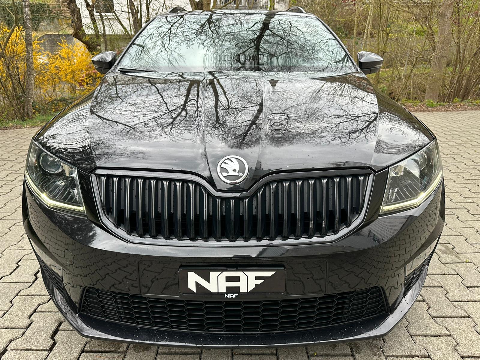 SKODA Octavia Combi 2.0 TSI RS DSG-image-7