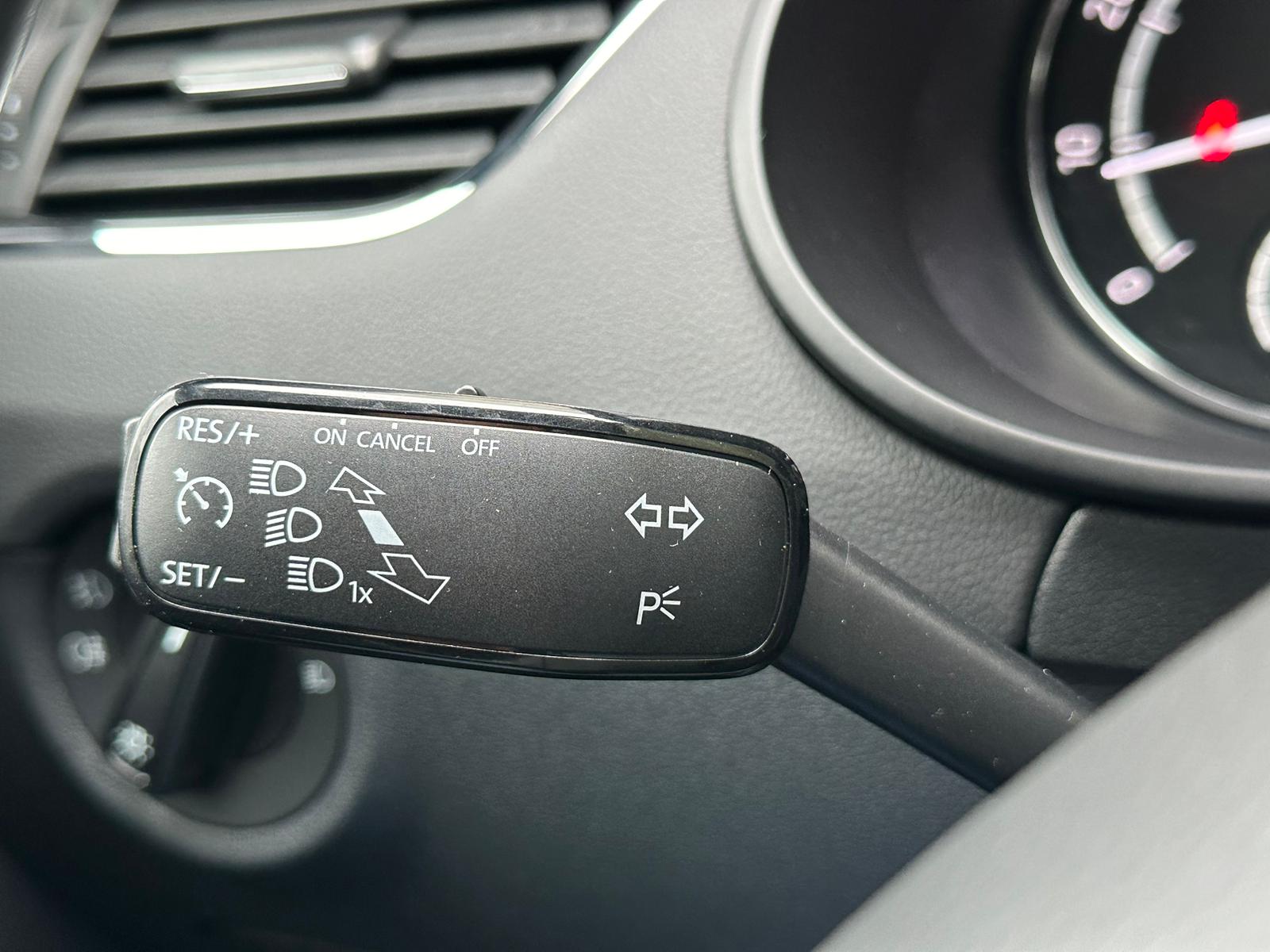 SKODA Octavia Combi 2.0 TSI RS DSG-image-24