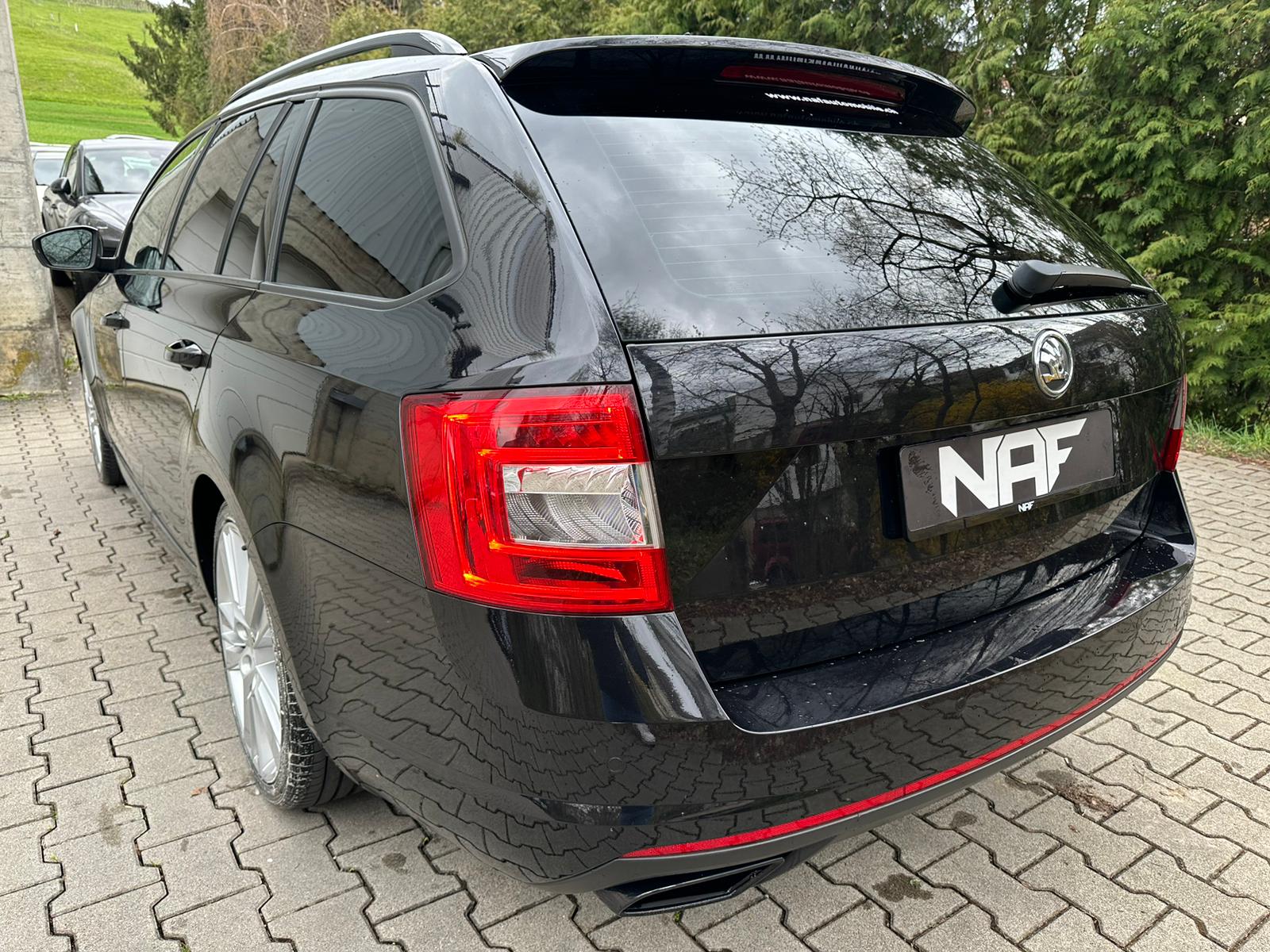 SKODA Octavia Combi 2.0 TSI RS DSG-image-2