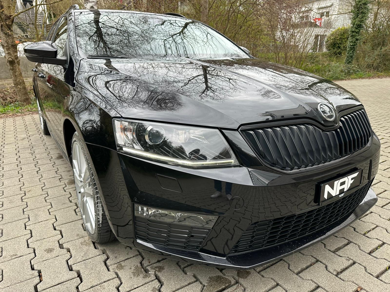 SKODA Octavia Combi 2.0 TSI RS DSG-image-6