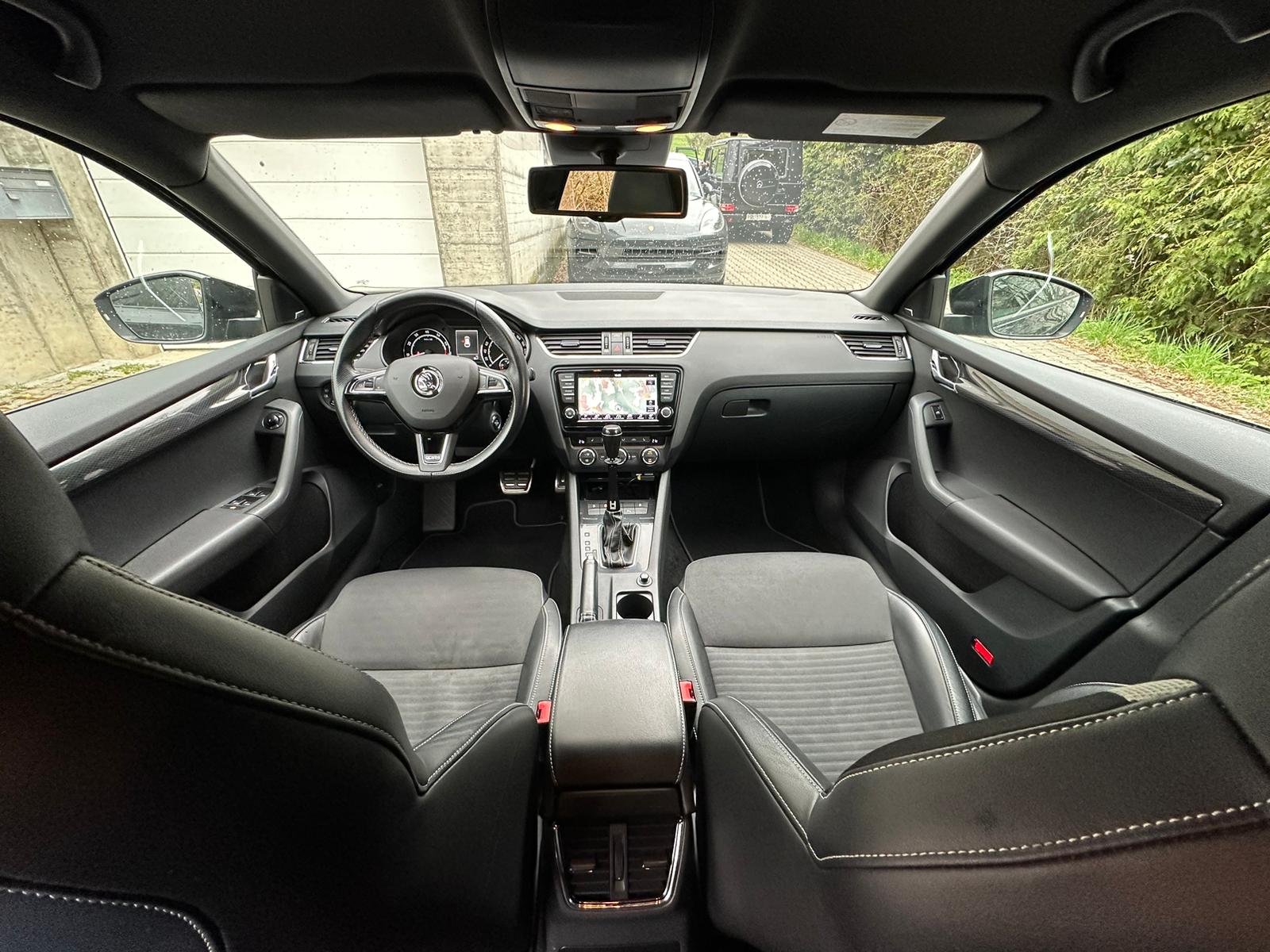 SKODA Octavia Combi 2.0 TSI RS DSG-image-18