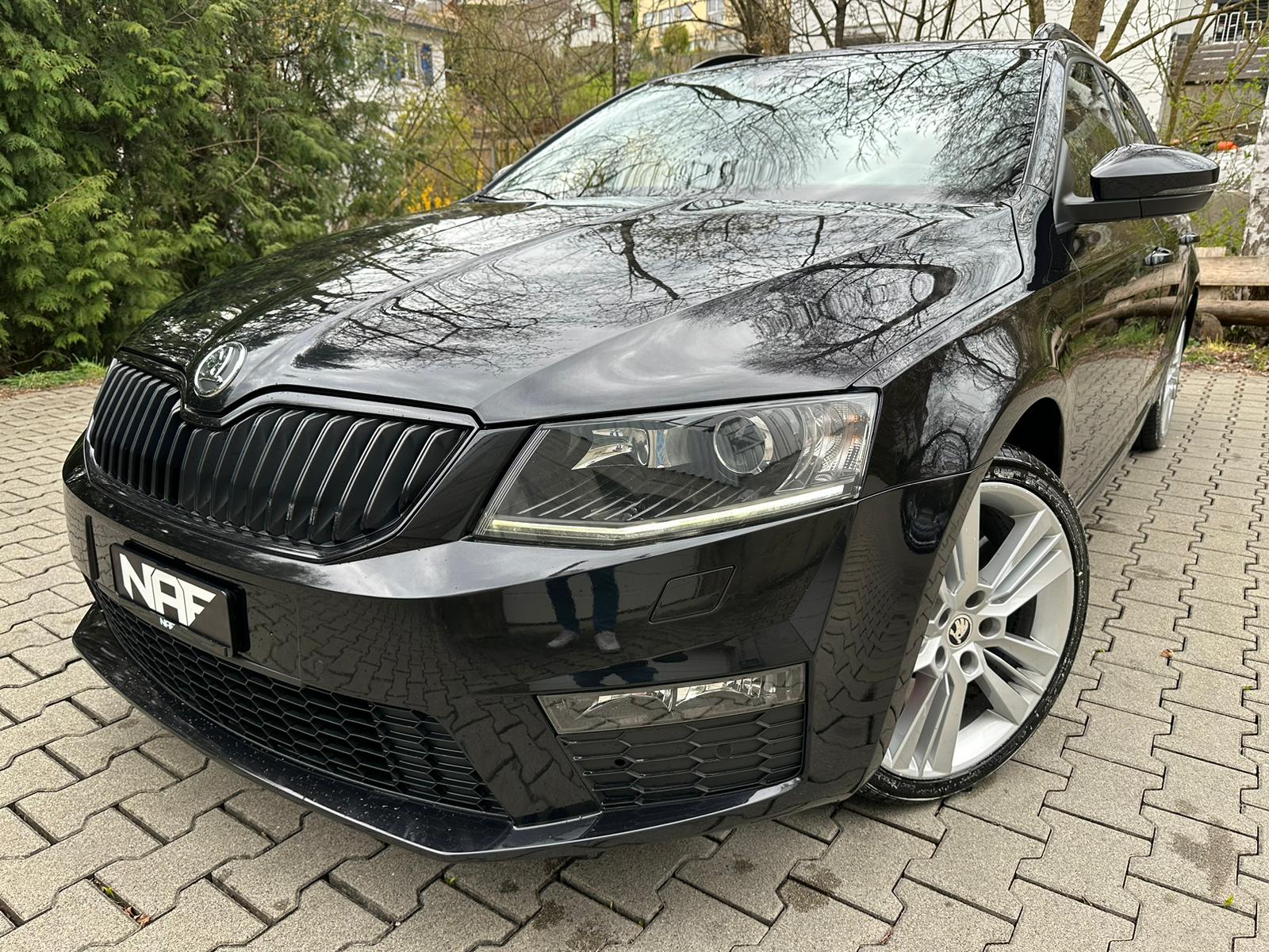 SKODA Octavia Combi 2.0 TSI RS DSG-image-0