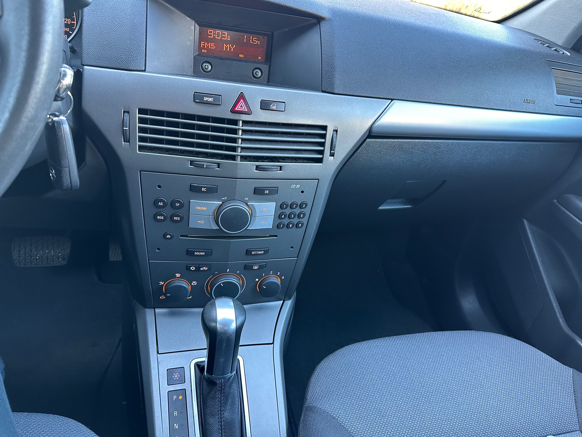 OPEL Astra 1.8i 16V-image-14