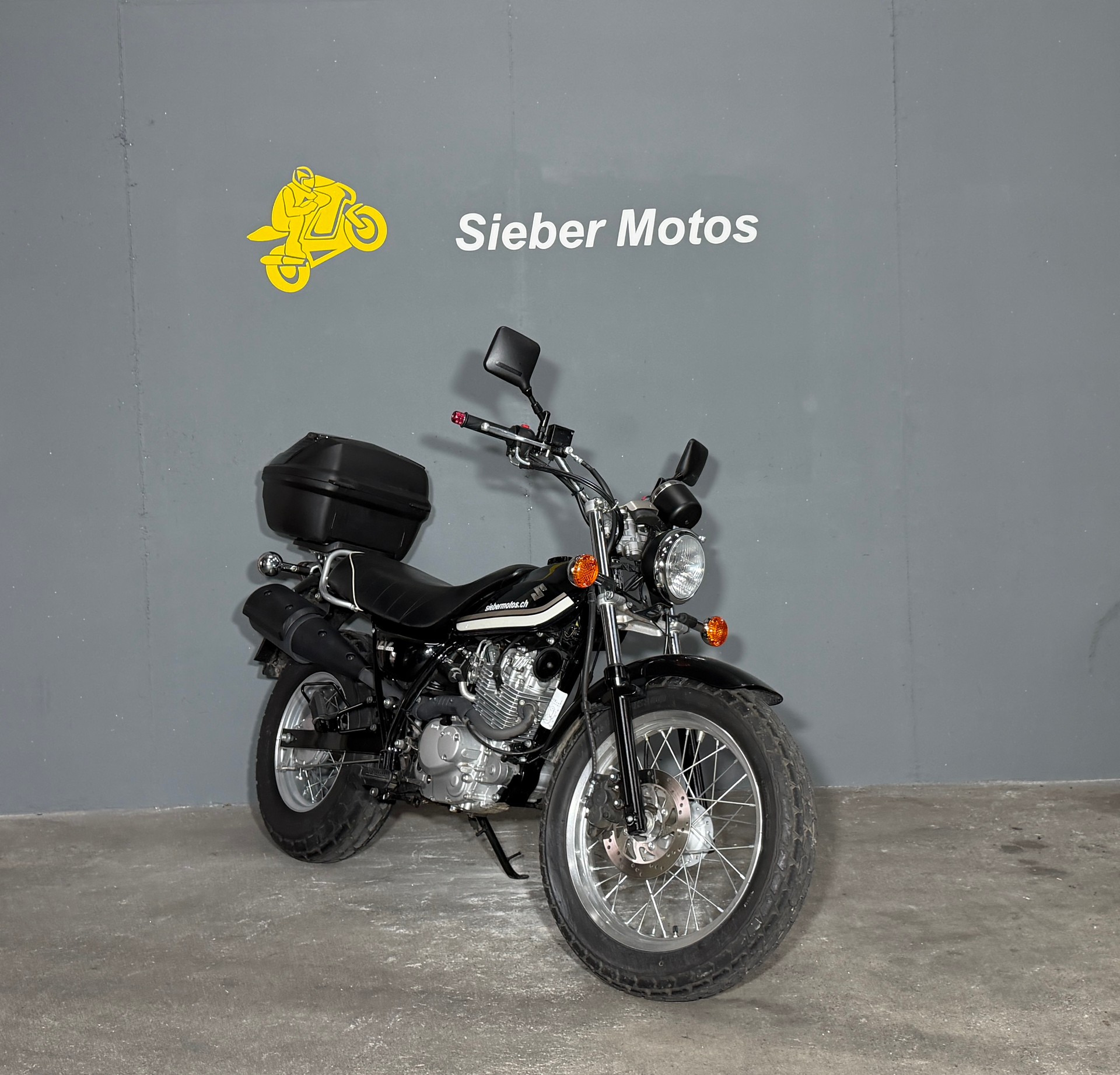 SUZUKI RV 125 VanVan-showroom-element-1