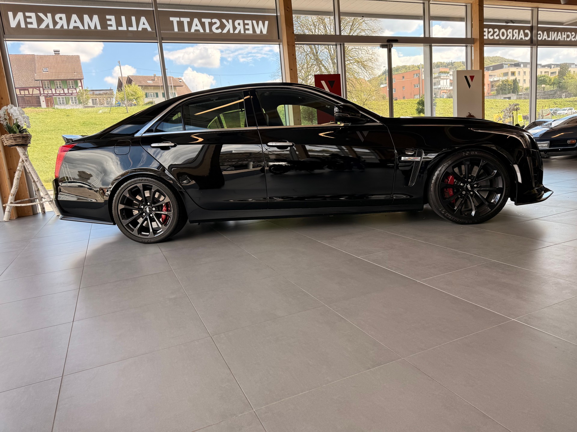 CADILLAC CTS-V Sedan 6.2 Supercharged Automatic-image-14