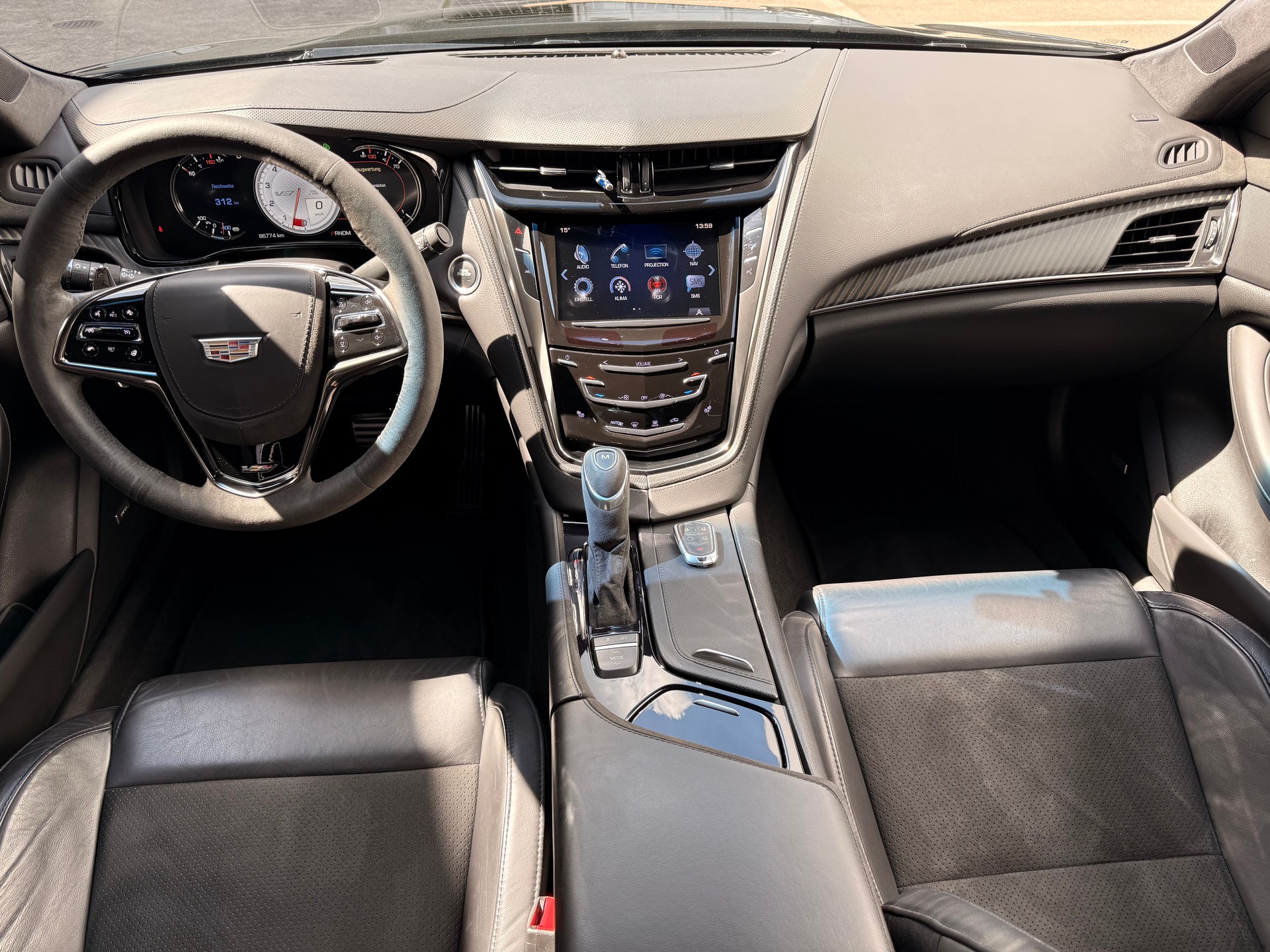 CADILLAC CTS-V Sedan 6.2 Supercharged Automatic-image-7
