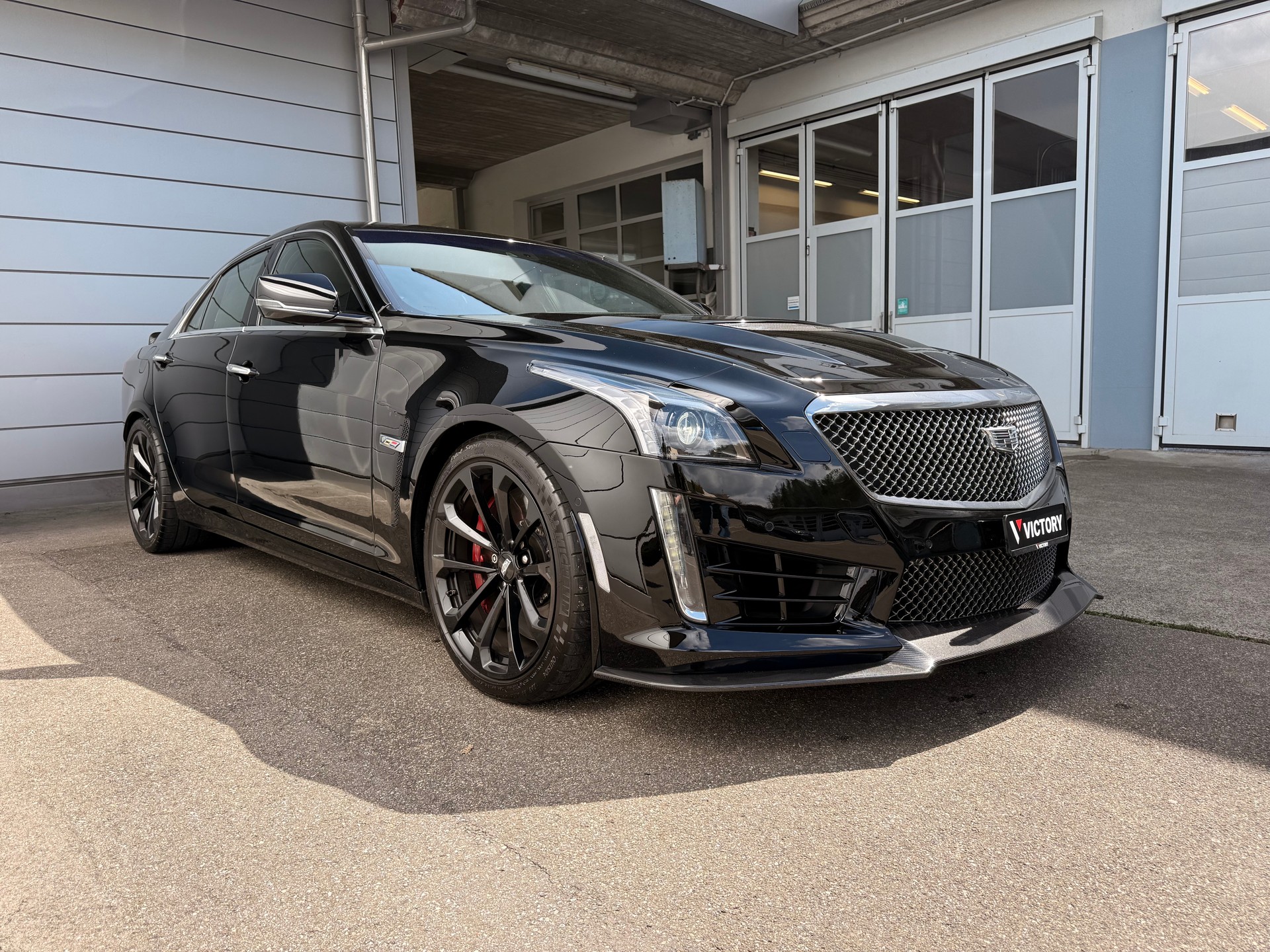 CADILLAC CTS-V Sedan 6.2 Supercharged Automatic