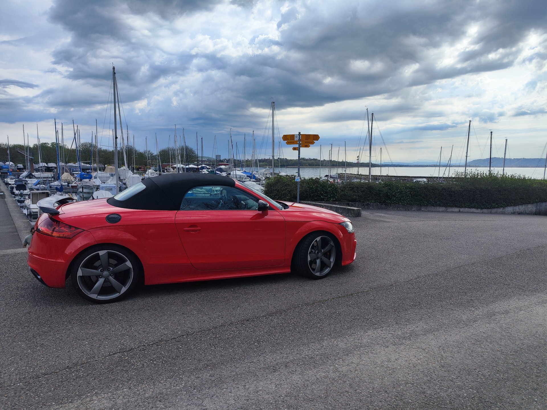 AUDI TT RS Roadster 2.5 TFSI quattro-image-2