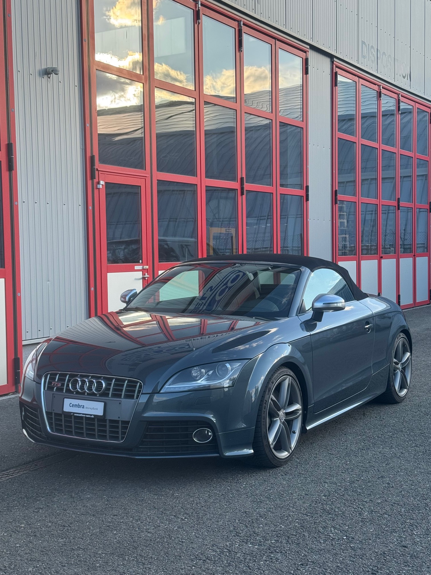 AUDI TTS Roadster 2.0 TFSI quattro-showroom-element-3