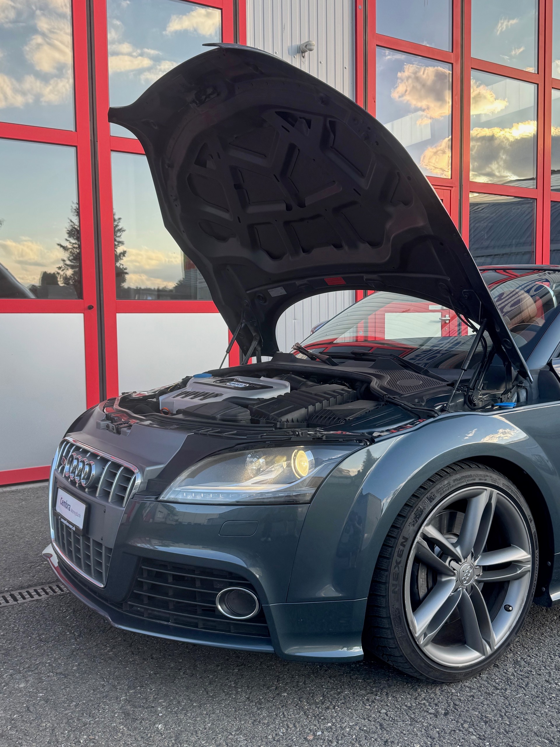 AUDI TTS Roadster 2.0 TFSI quattro-image-10