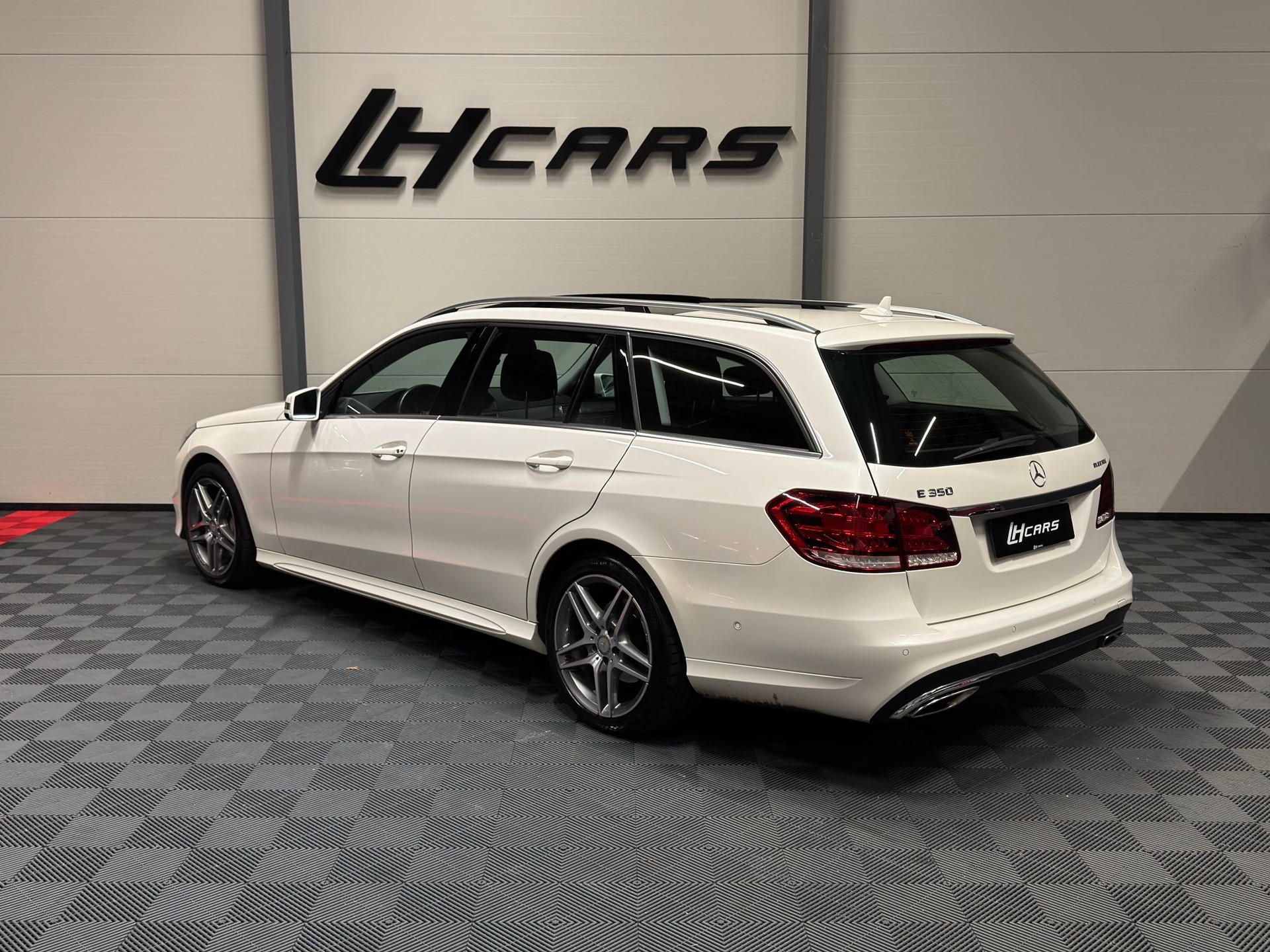 MERCEDES-BENZ E 350 CDI BlueTec Avantg. 4m Kombi AMG-Line-image-2