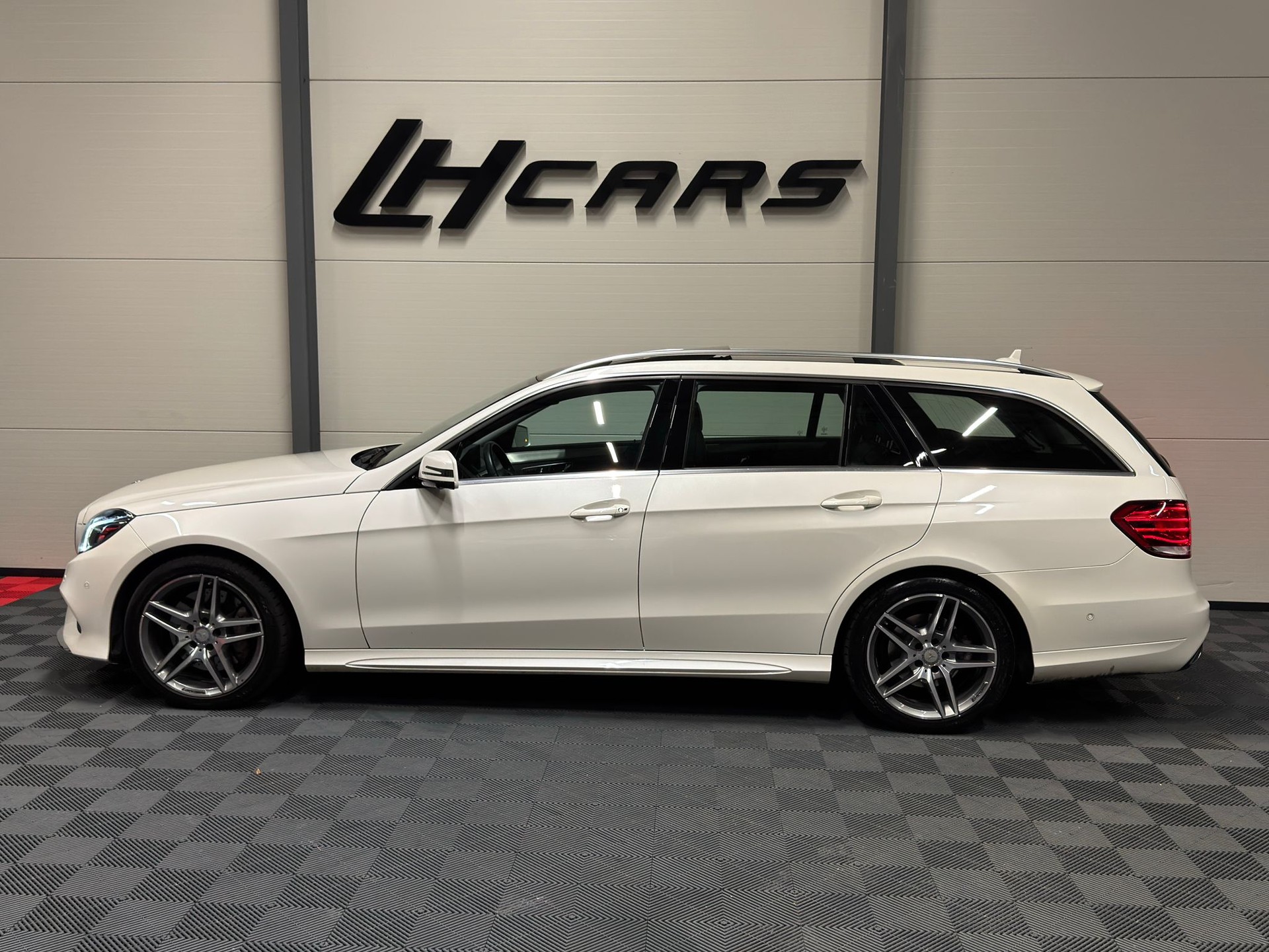 MERCEDES-BENZ E 350 CDI BlueTec Avantg. 4m Kombi AMG-Line-image-1