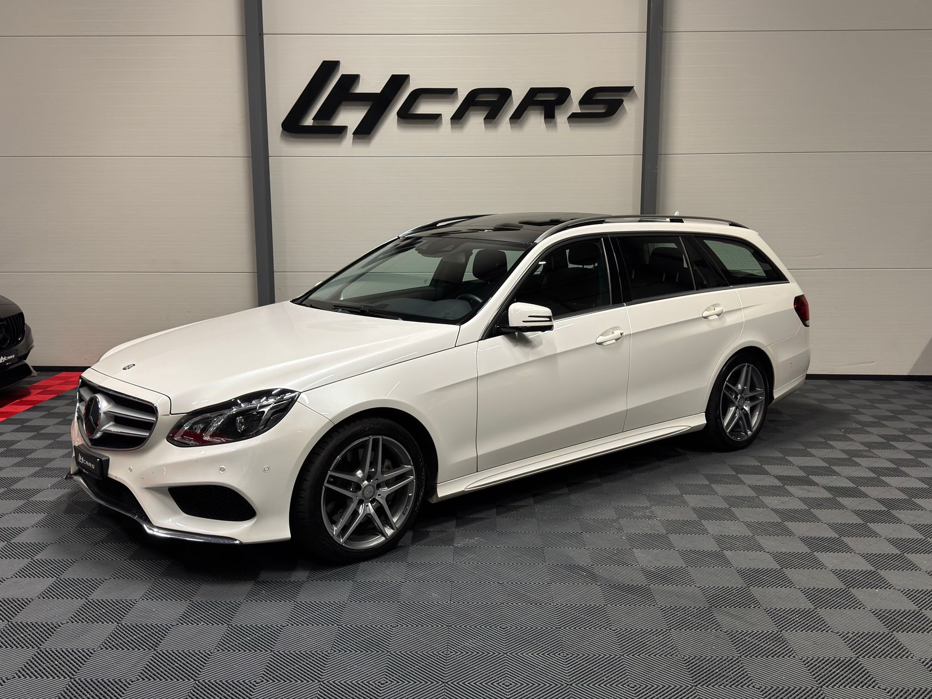 MERCEDES-BENZ E 350 CDI BlueTec Avantg. 4m Kombi AMG-Line-image-0
