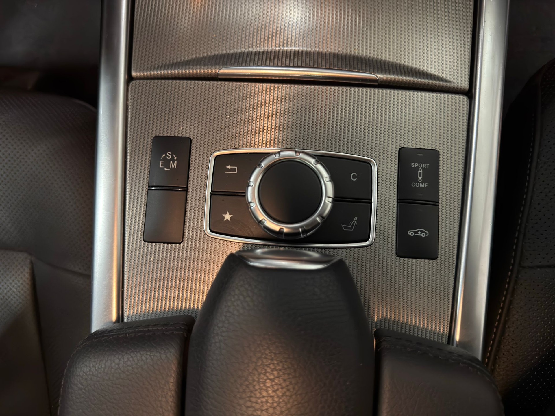 MERCEDES-BENZ E 350 CDI BlueTec Avantg. 4m Kombi AMG-Line-image-11