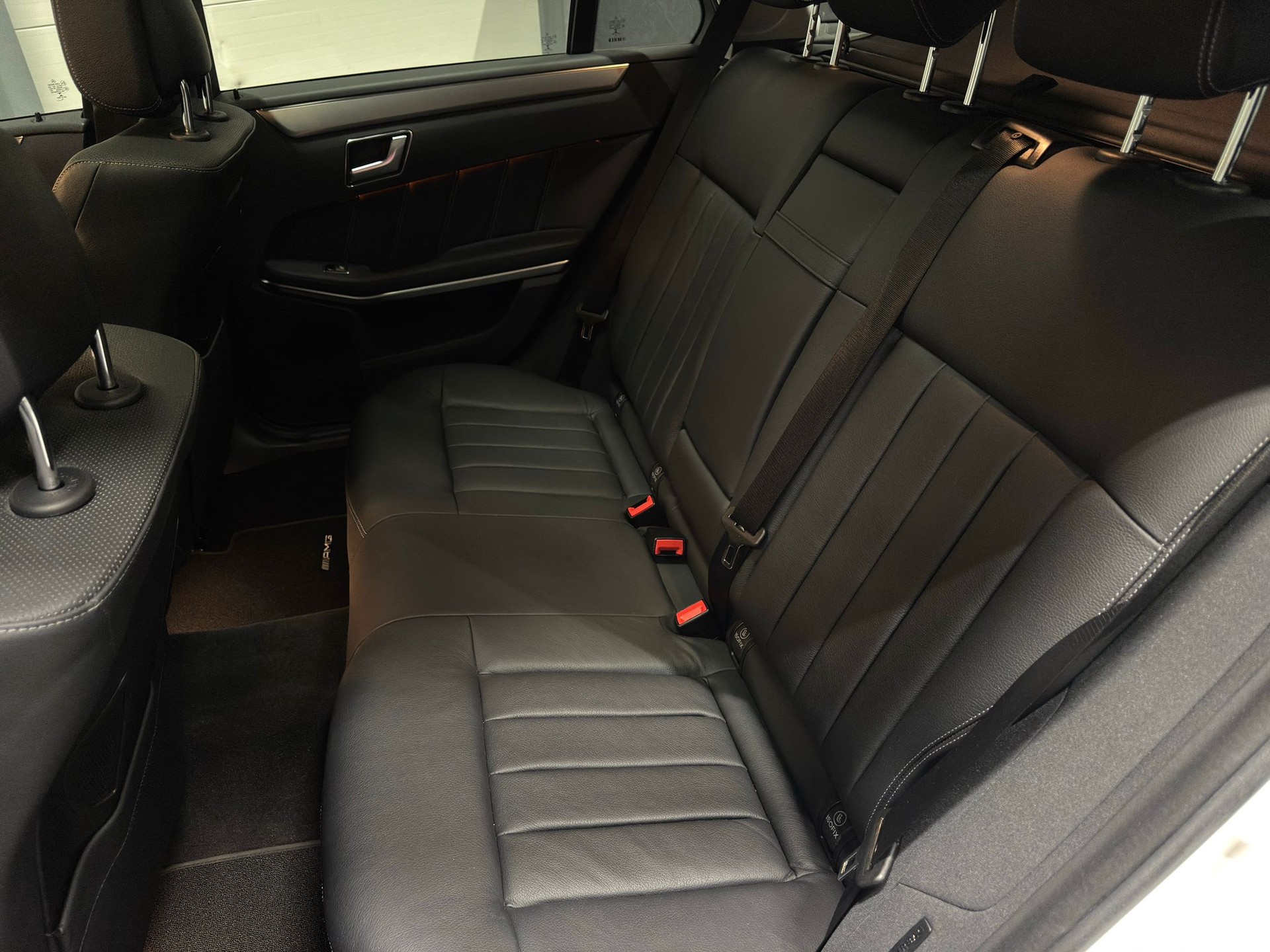 MERCEDES-BENZ E 350 CDI BlueTec Avantg. 4m Kombi AMG-Line-image-15