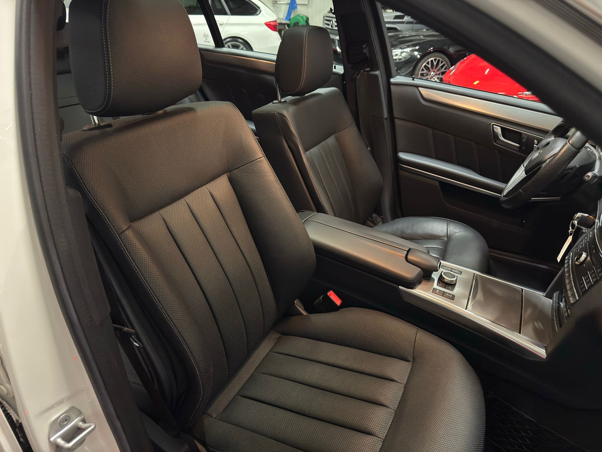 MERCEDES-BENZ E 350 CDI BlueTec Avantg. 4m Kombi AMG-Line-image-8