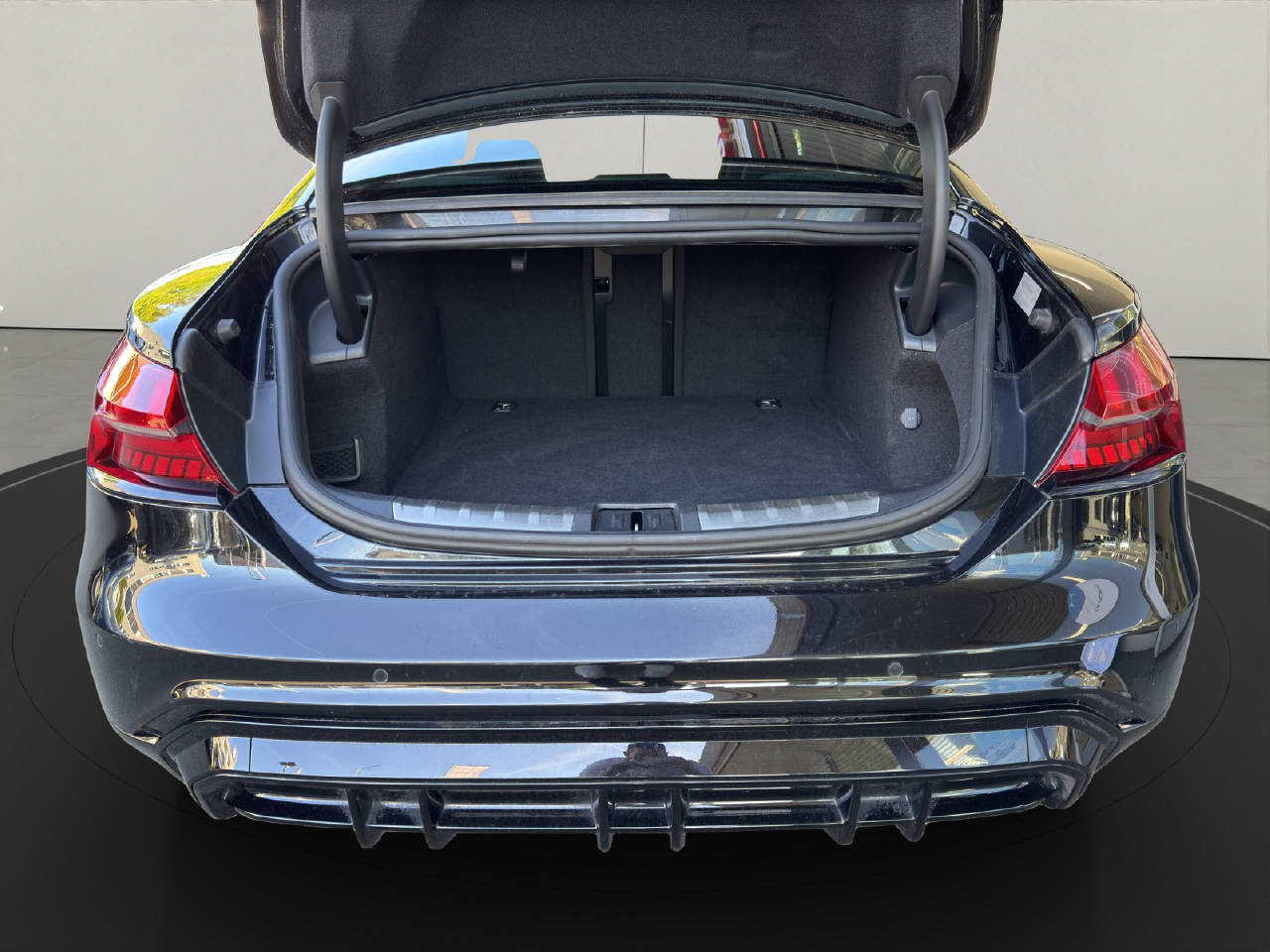 AUDI e-tron GT quattro-image-16