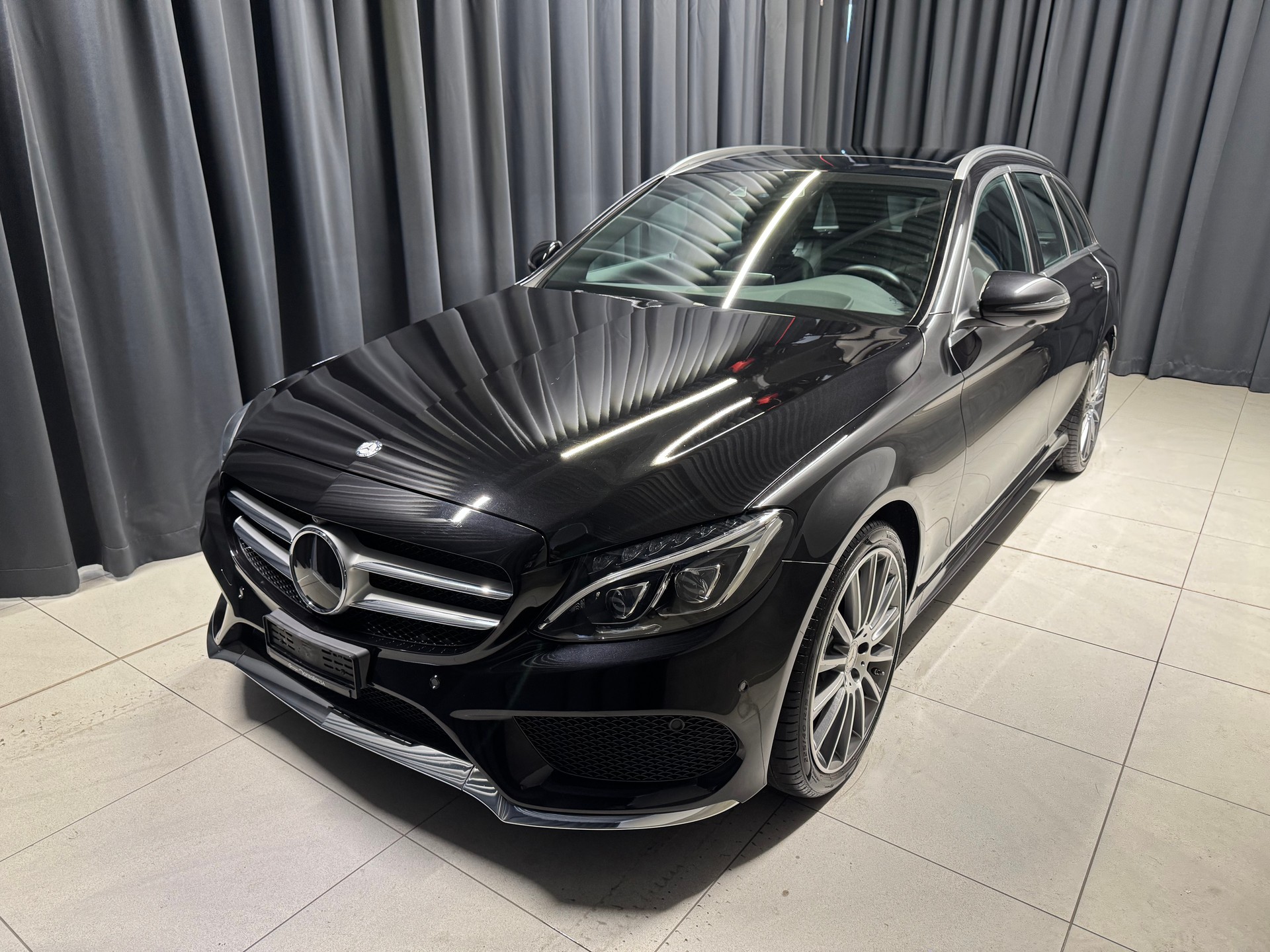 MERCEDES-BENZ C 400 AMG Line 4Matic 7G-Tronic (23)-showroom-element-2