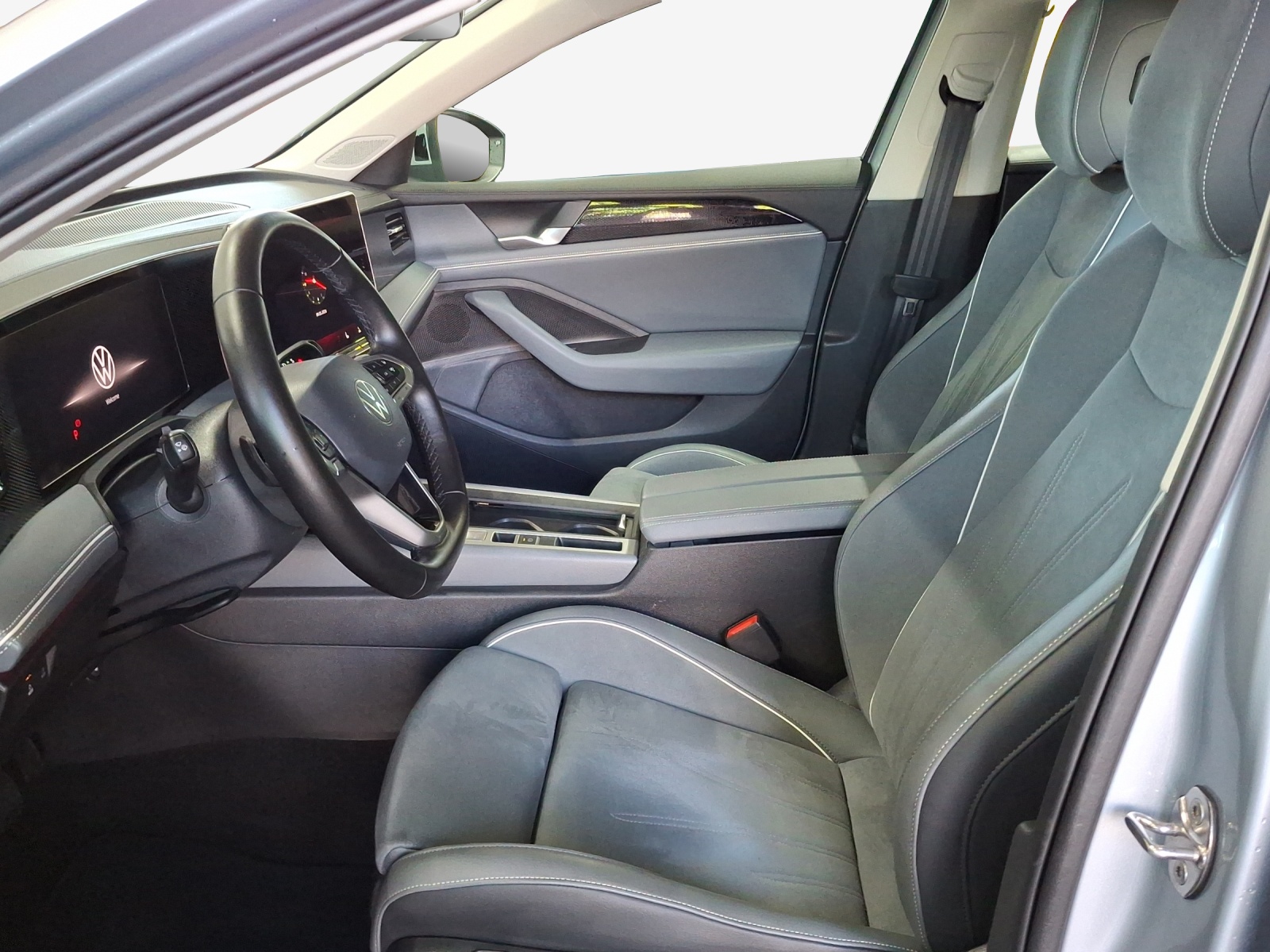 VW Passat Variant 2.0 TDI evo Business DSG-image-7