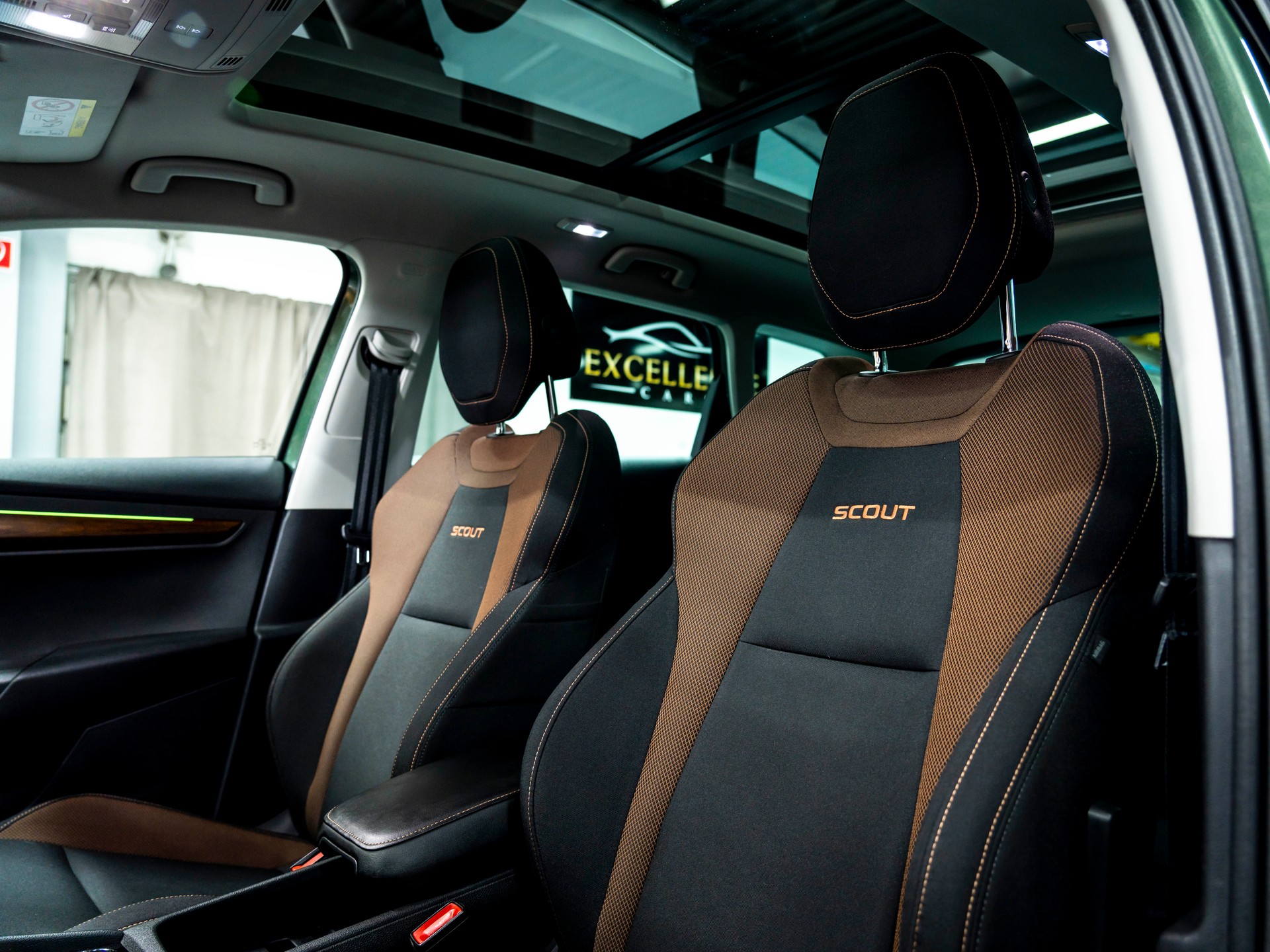 SKODA Karoq 1.5 TSI ACT Scout 4x4 DSG-image-11