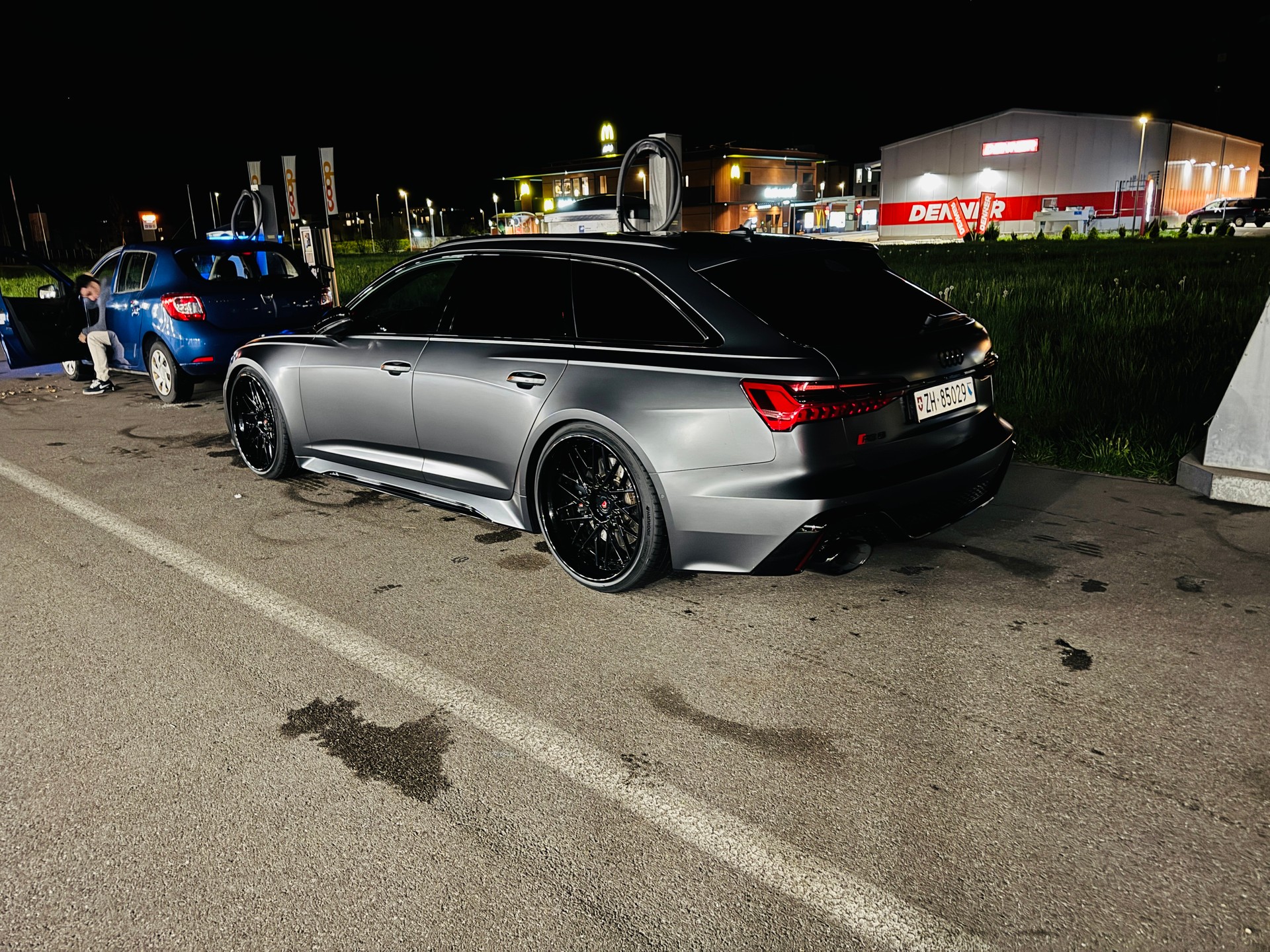 AUDI 4.0 V8 TFSI quattro T-Tronic-image-1