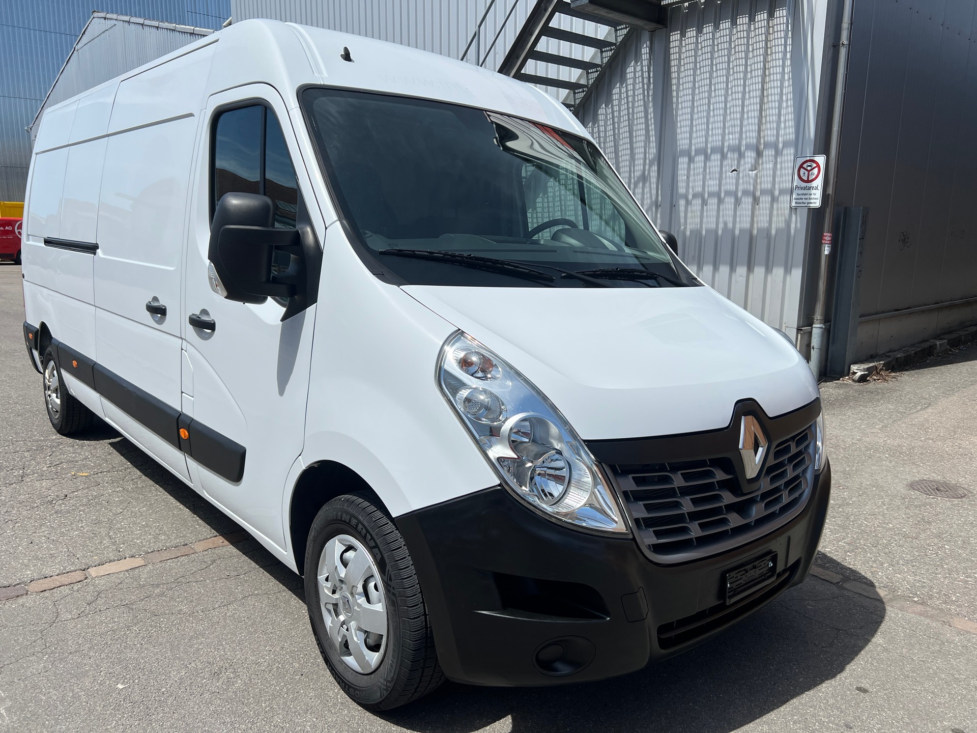 RENAULT Master T35 dCi130 L3H2-image-1