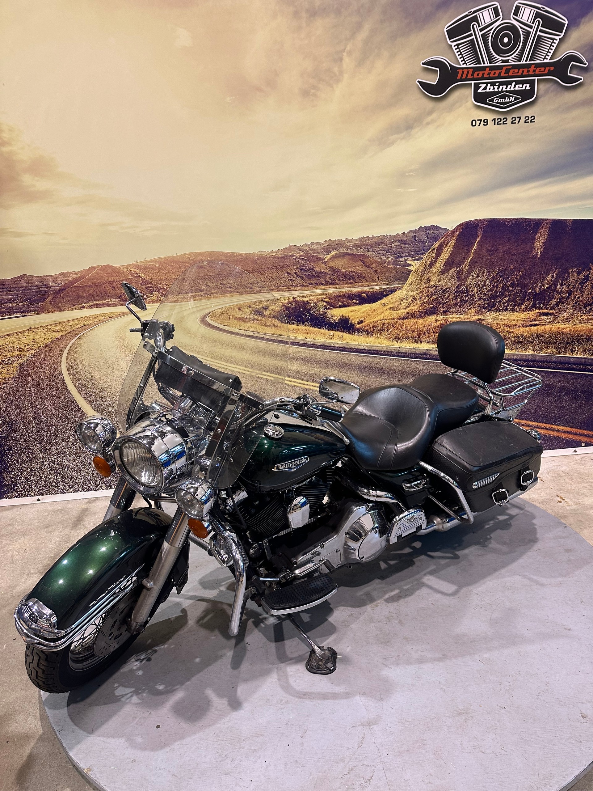 HARLEY-DAVIDSON FLHRCI Road King Classic-showroom-element-3