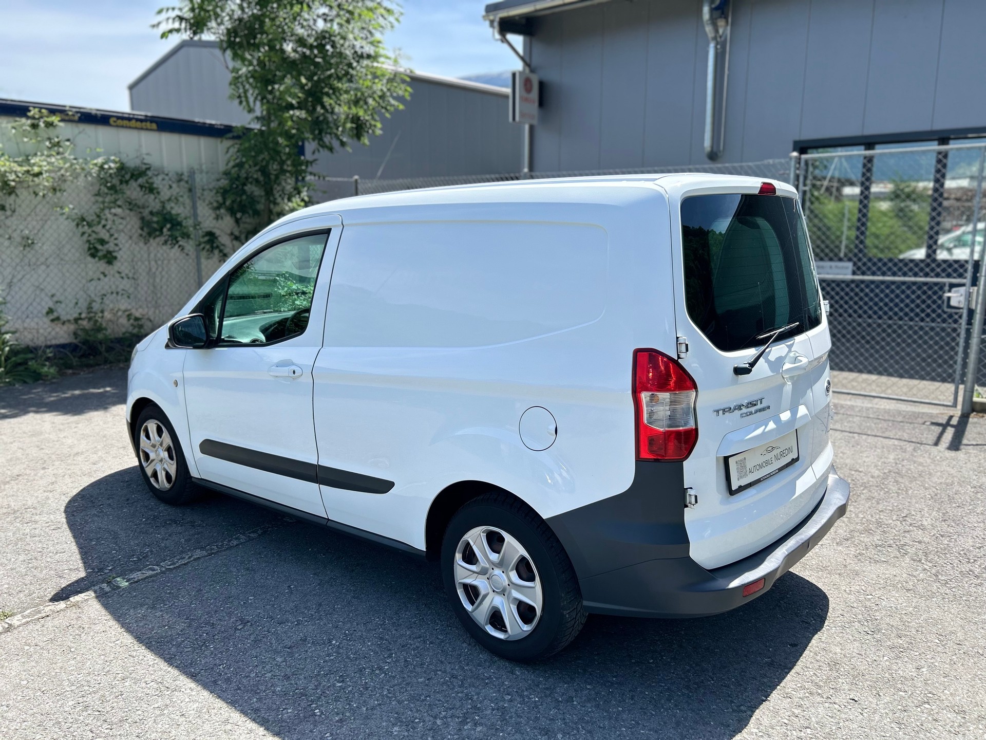 FORD Transit Courier Van 1.5 TDCi Ambiente-image-2
