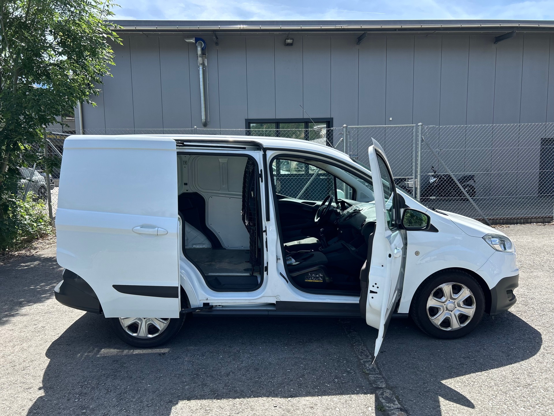 FORD Transit Courier Van 1.5 TDCi Ambiente-image-13