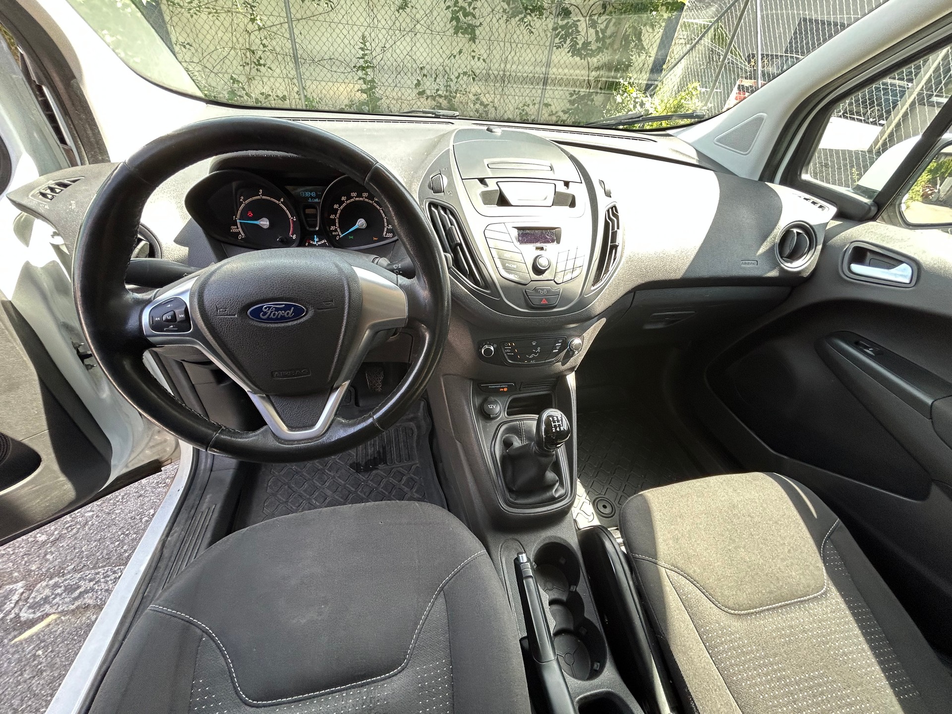 FORD Transit Courier Van 1.5 TDCi Ambiente-image-10