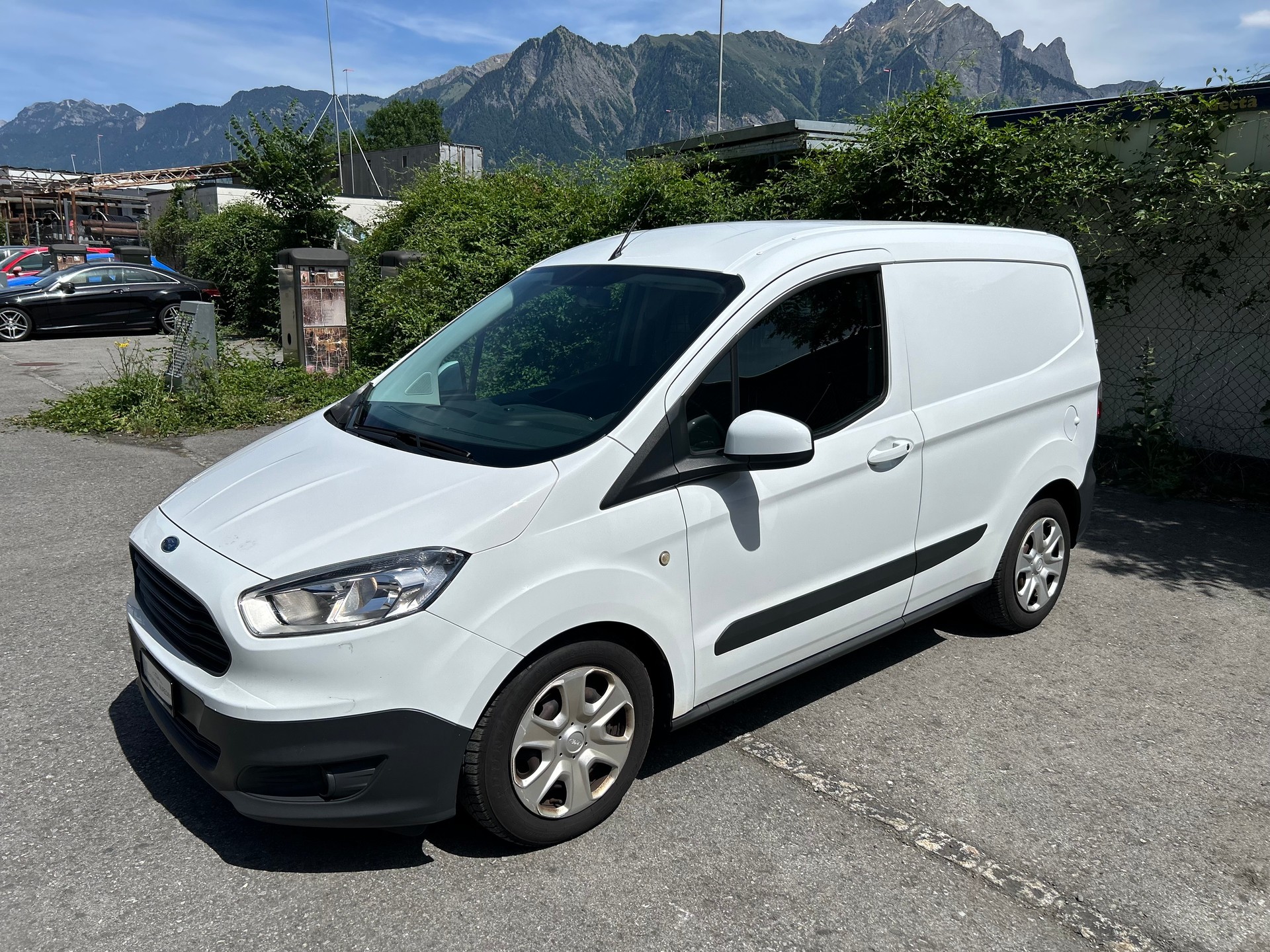 FORD Transit Courier Van 1.5 TDCi Ambiente-image-0
