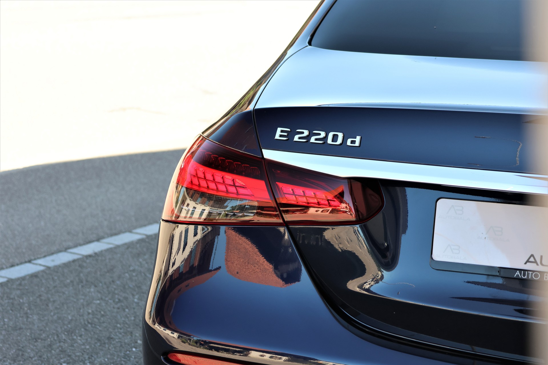 MERCEDES-BENZ E 220 d 4Matic Swiss Star 9G-Tronic (CH)-image-5