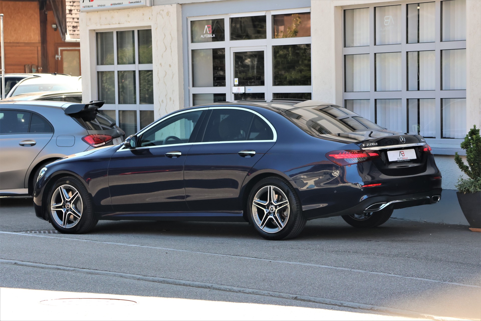 MERCEDES-BENZ E 220 d 4Matic Swiss Star 9G-Tronic (CH)-image-4