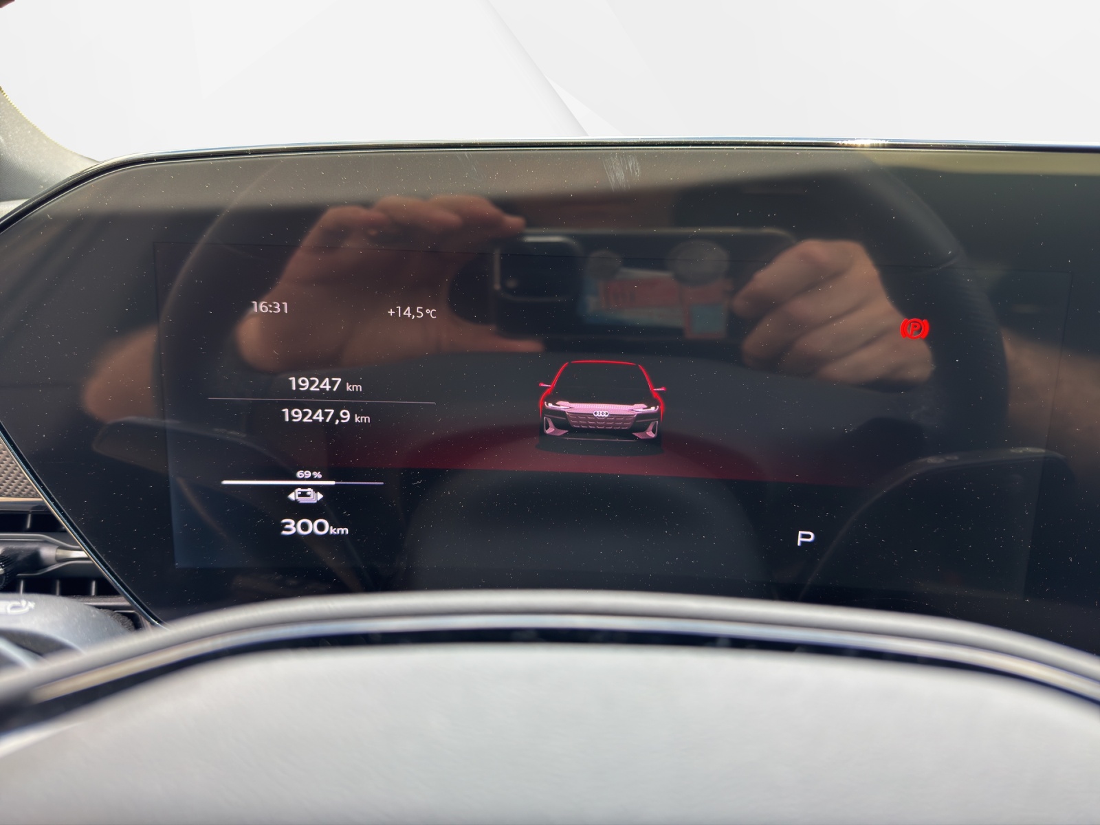 AUDI S6 Avant e-tron quattro-image-10