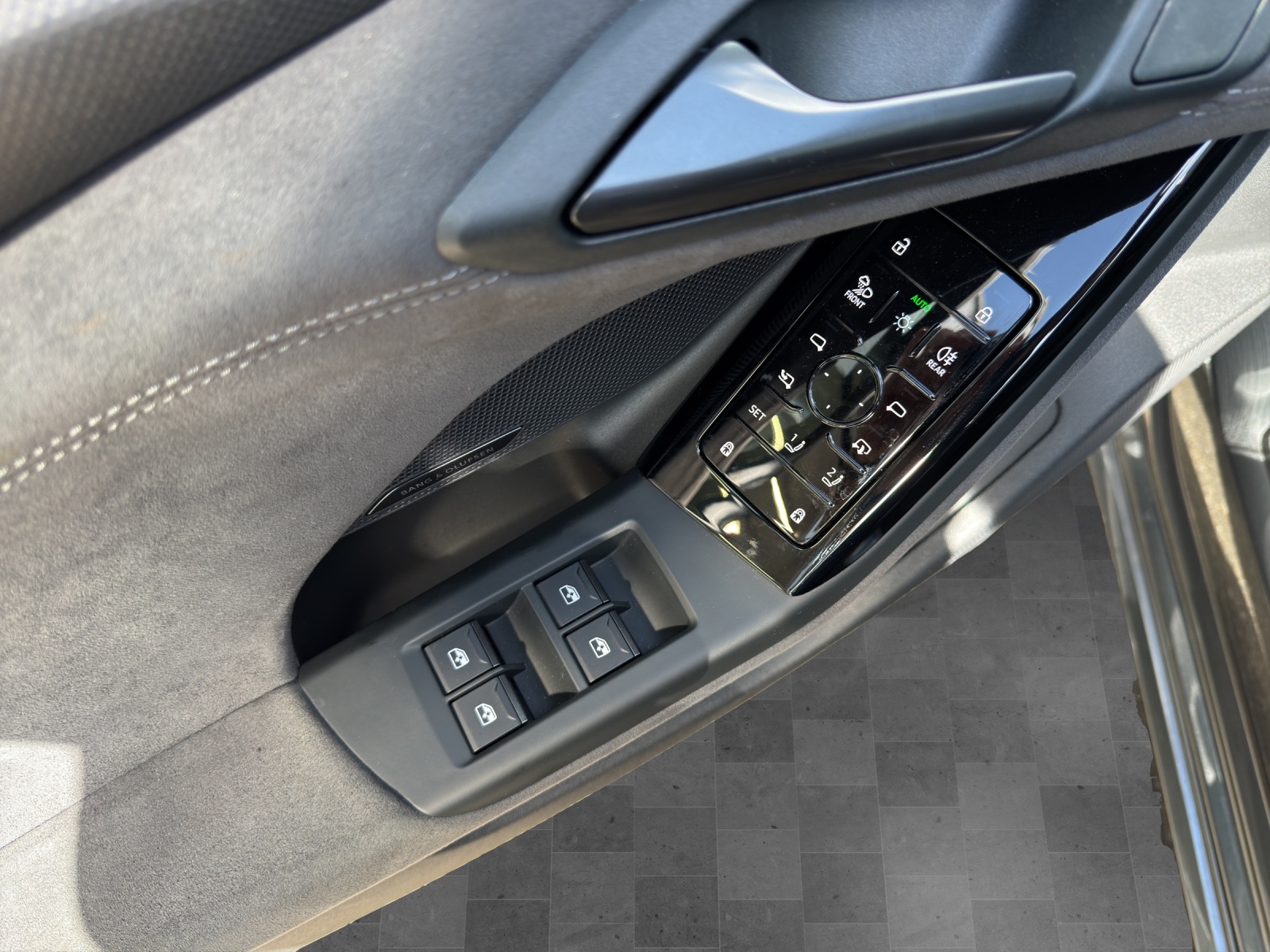 AUDI S6 Avant e-tron quattro-image-16