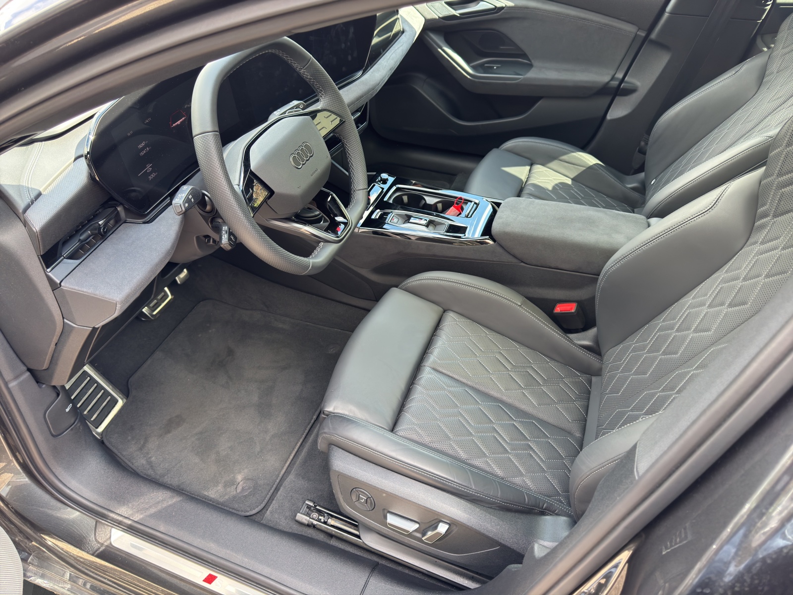 AUDI S6 Avant e-tron quattro-image-8