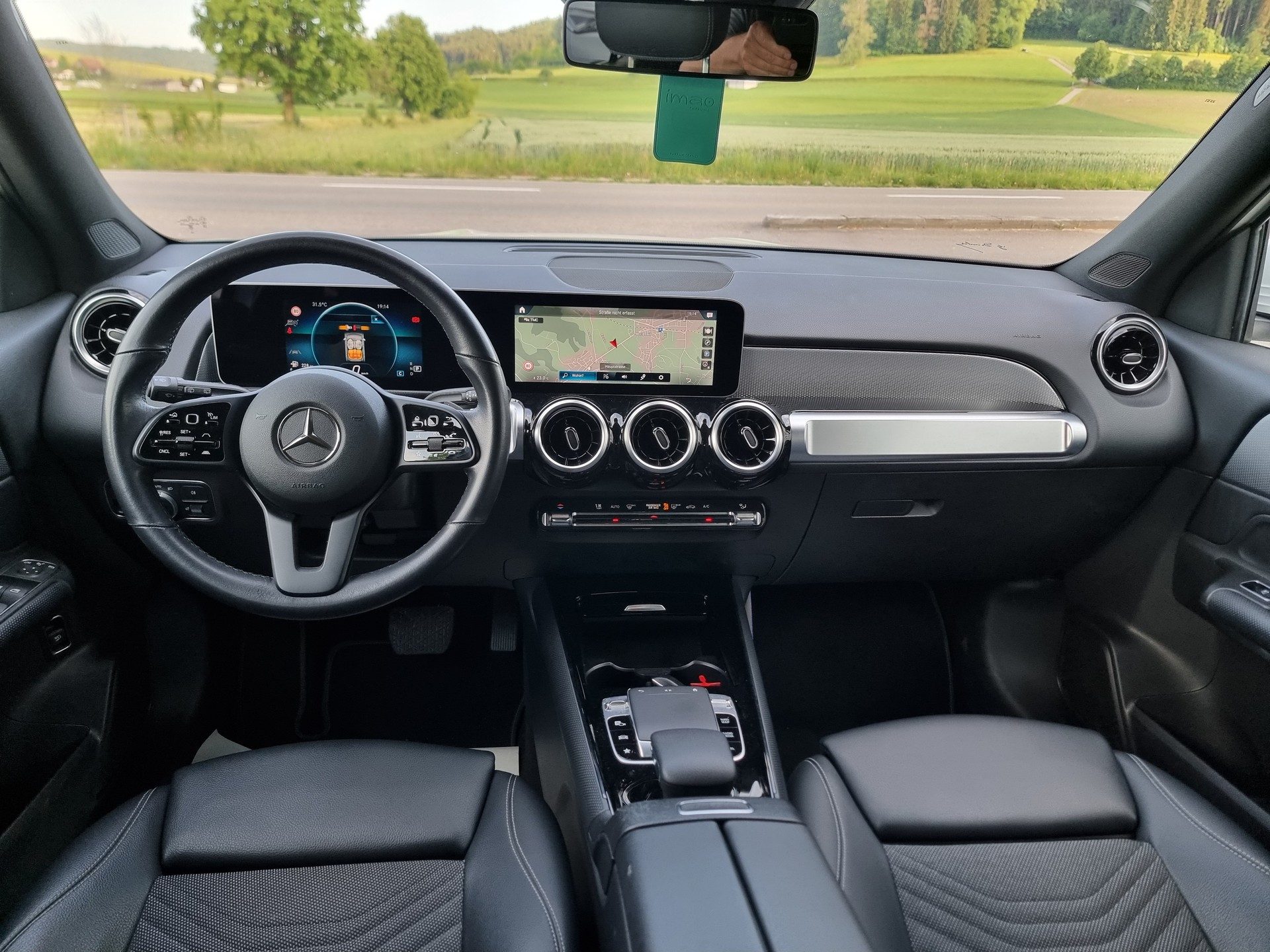 MERCEDES-BENZ GLB 200 d Style 8G-Tronic-image-4