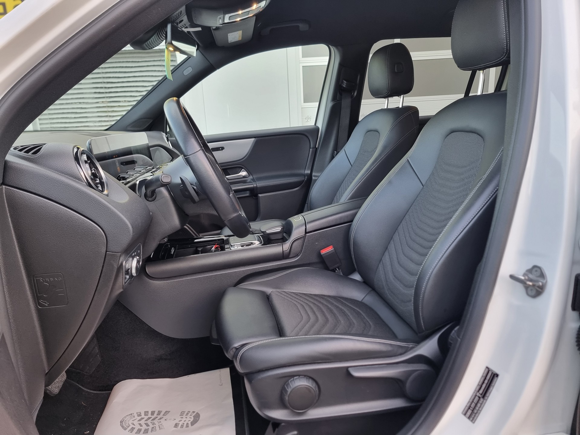 MERCEDES-BENZ GLB 200 d Style 8G-Tronic-image-7