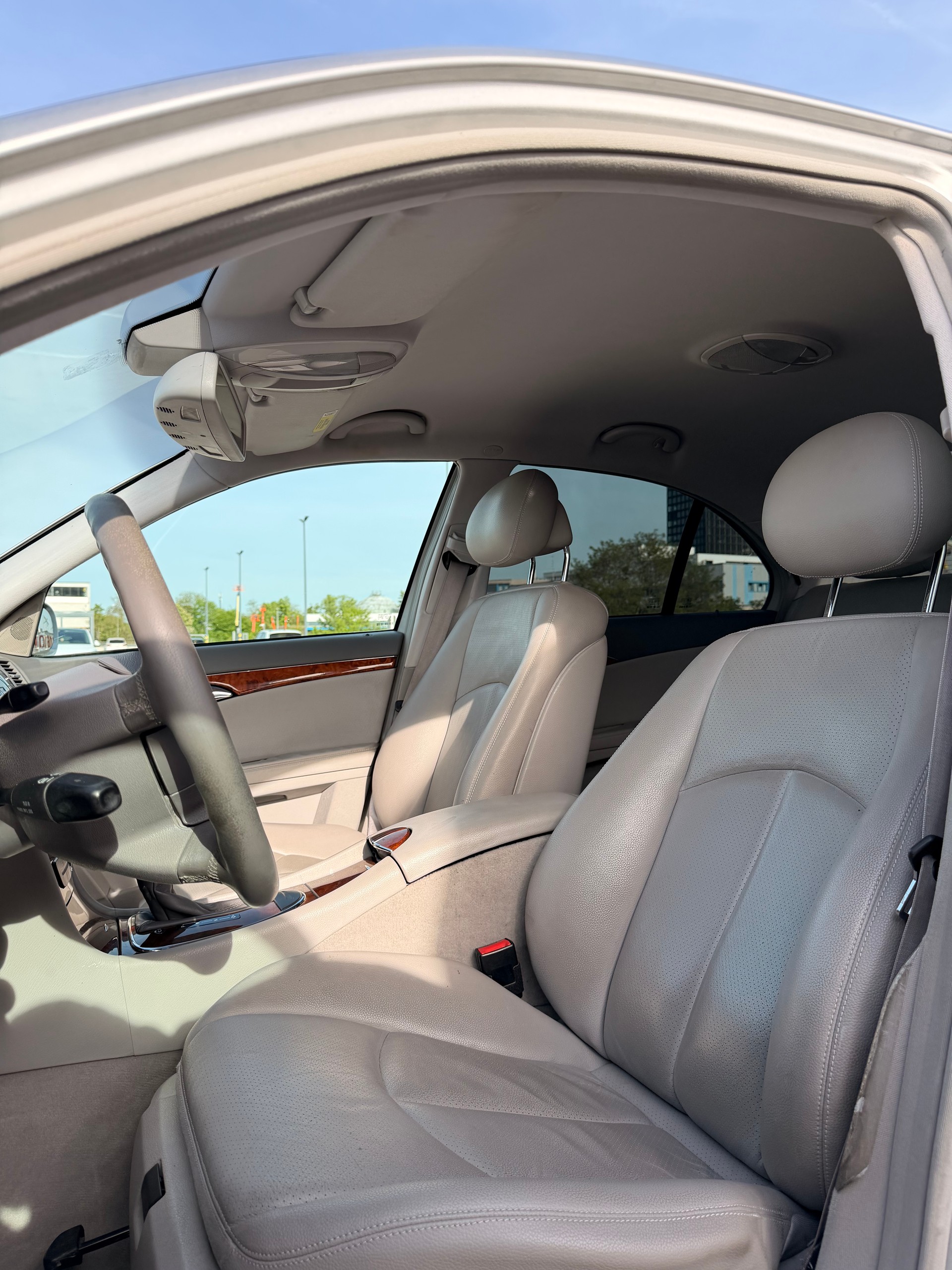 MERCEDES-BENZ E 240 Elégance-image-8