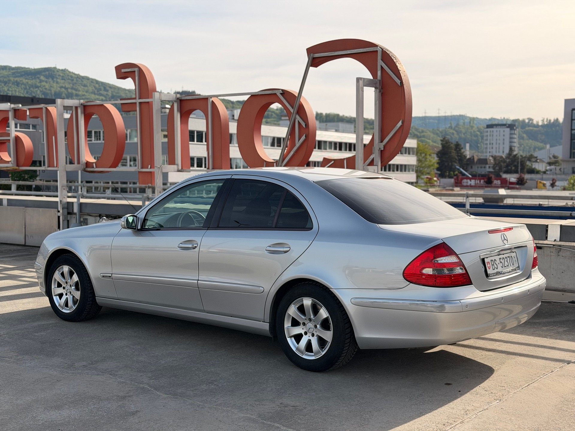 MERCEDES-BENZ E 240 Elégance-image-6