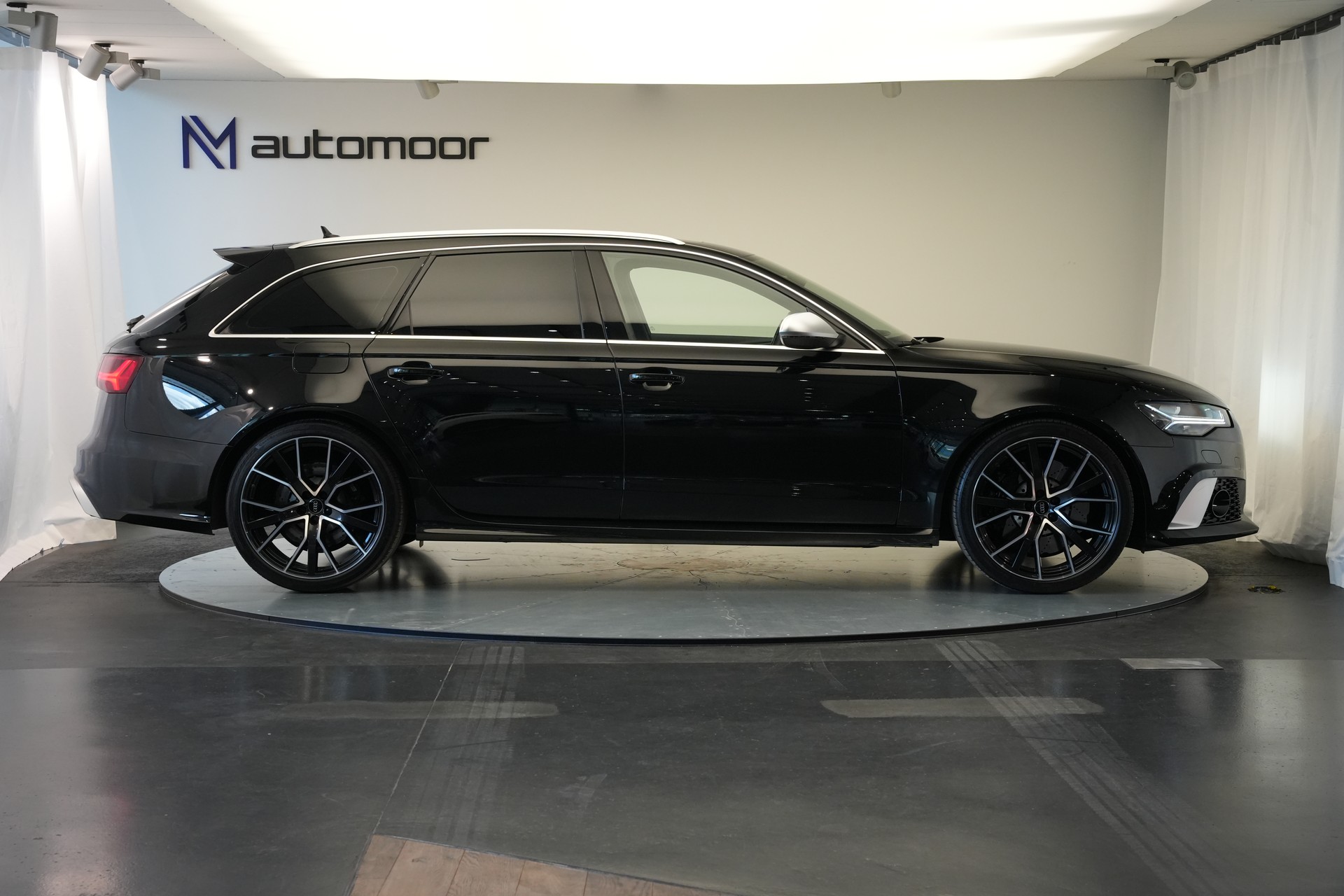 AUDI RS6 Avant 4.0 TFSI V8 performance quattro-image-3