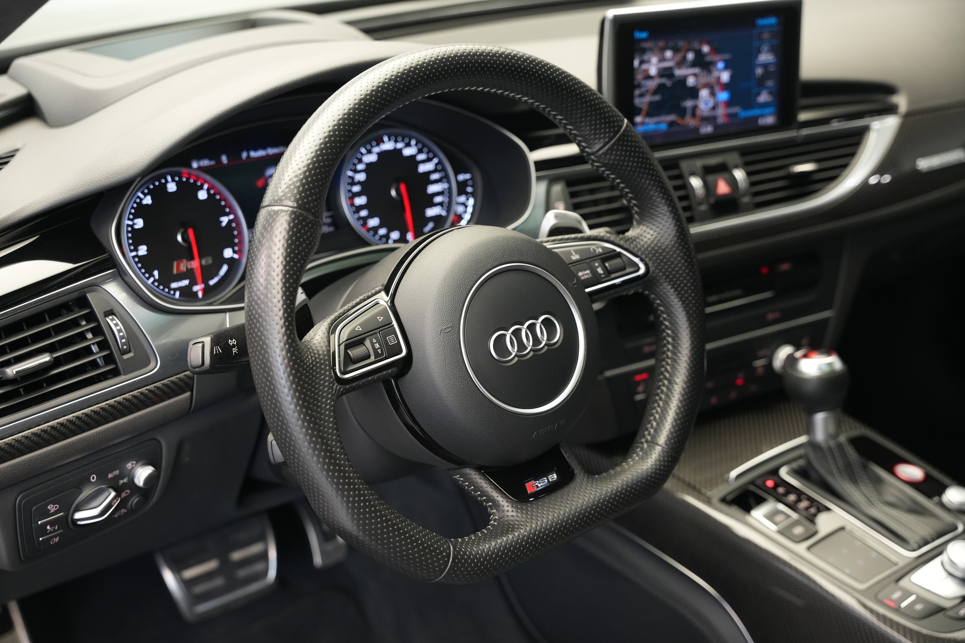 AUDI RS6 Avant 4.0 TFSI V8 performance quattro-image-23