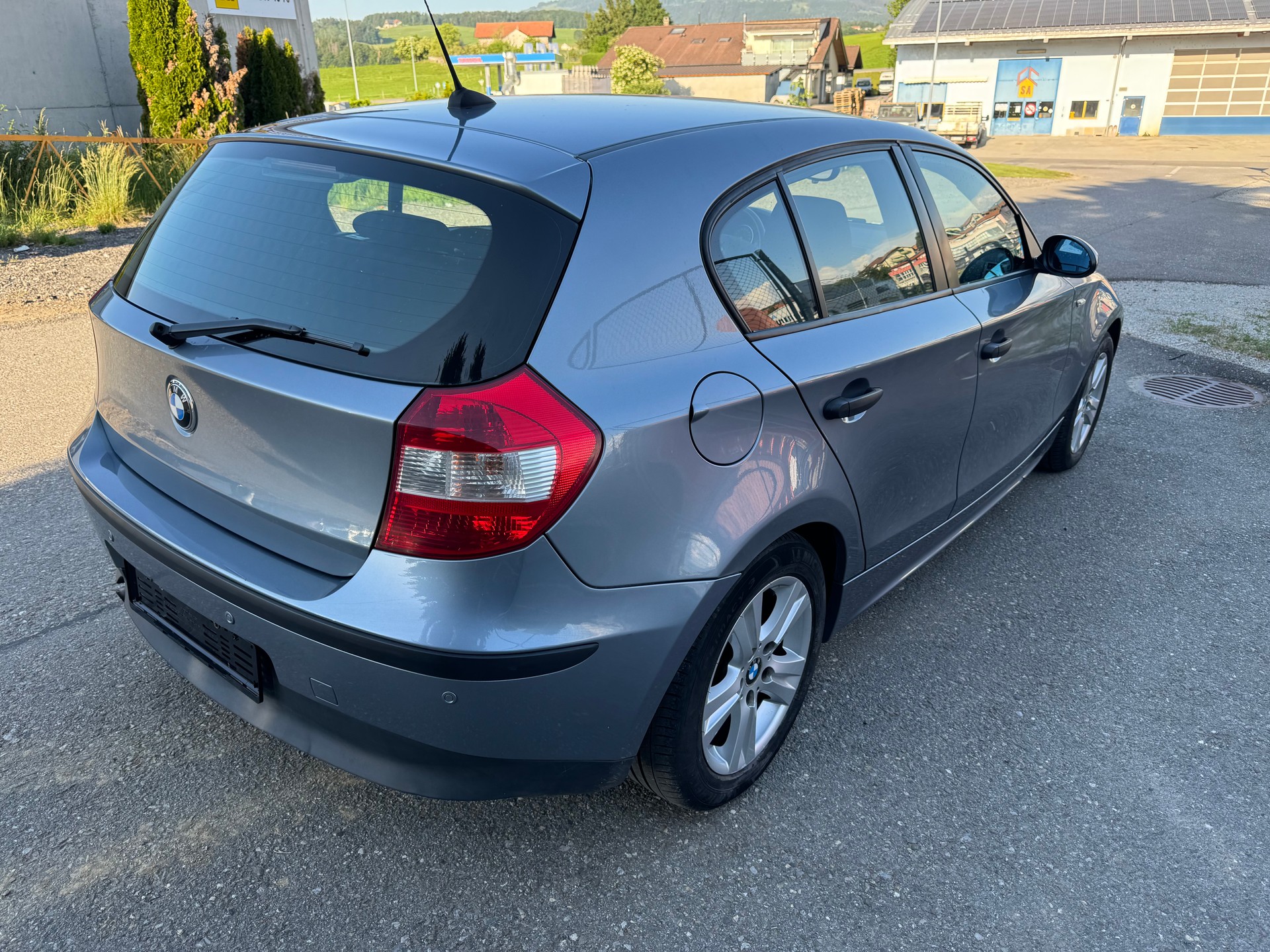 BMW 116i-image-3