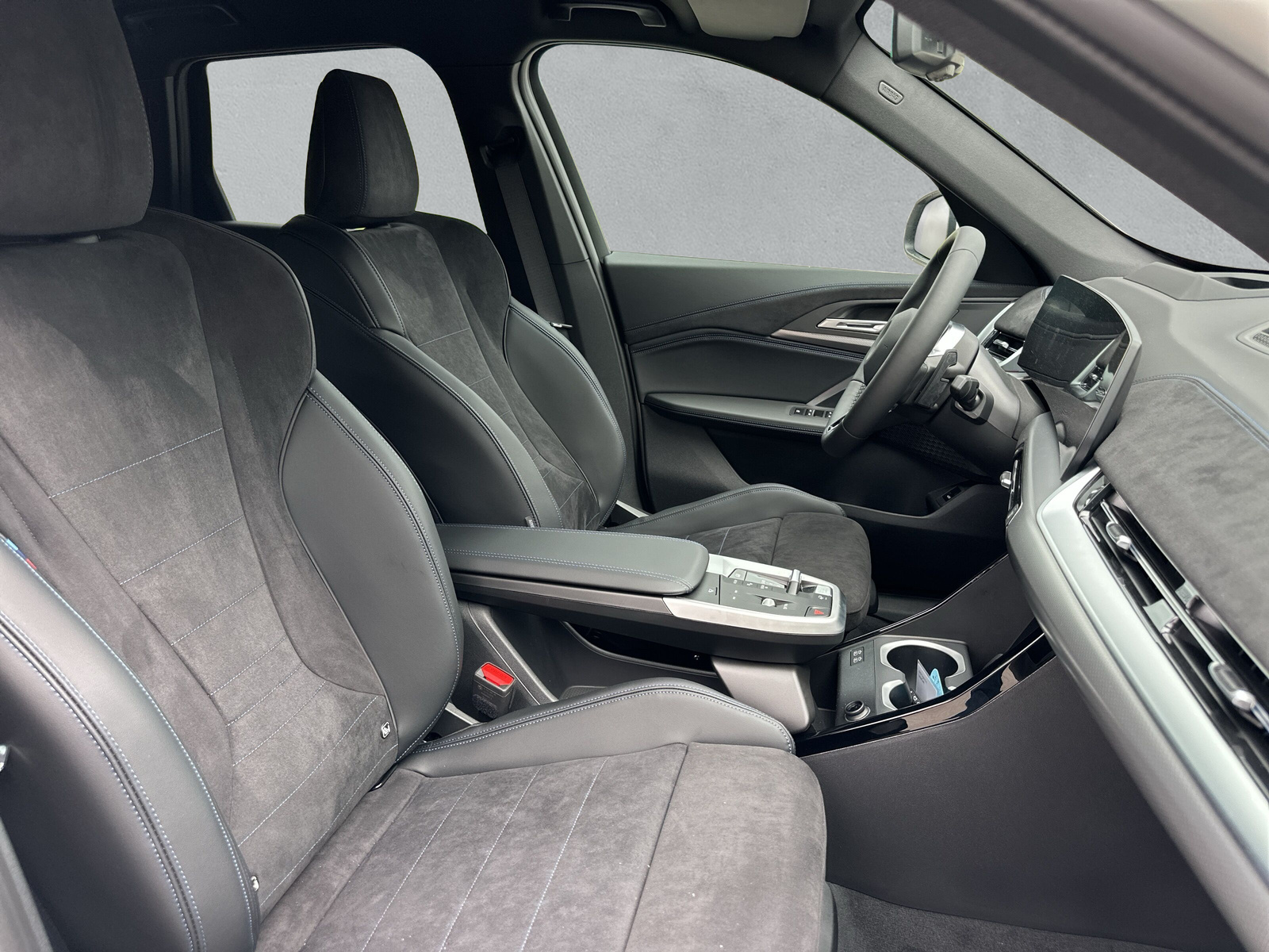 BMW X1 xDrive 23i 48V M Sport-image-12
