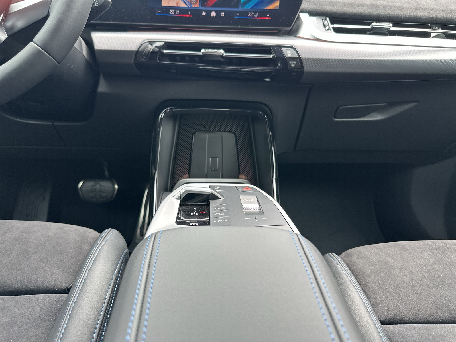 BMW X1 xDrive 23i 48V M Sport-image-17
