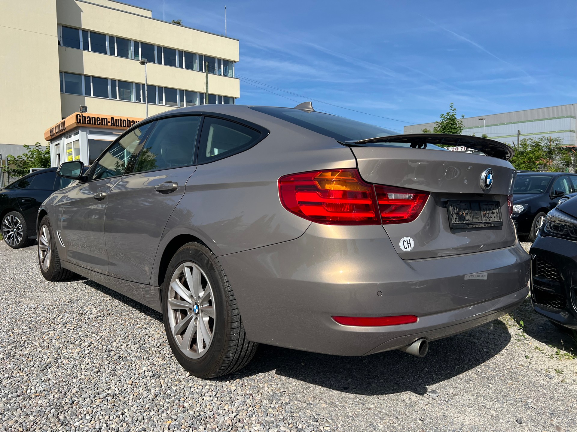 BMW 320d GT xDrive Luxury Line Steptronic-image-5